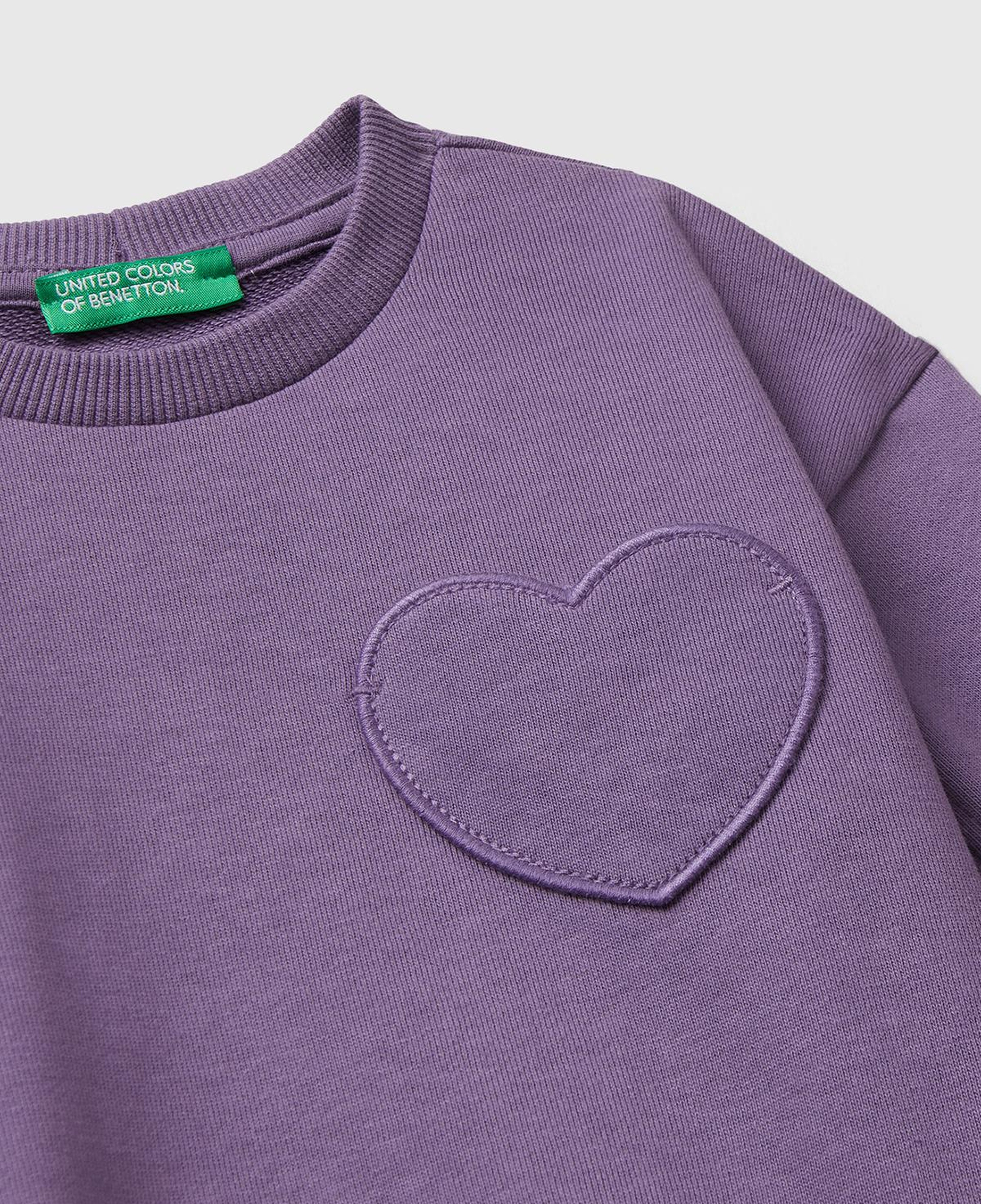 Kız Çocuk Mor Dikiş Detaylı Kalpli Yama Cepli Regular Fit Sweatshirt