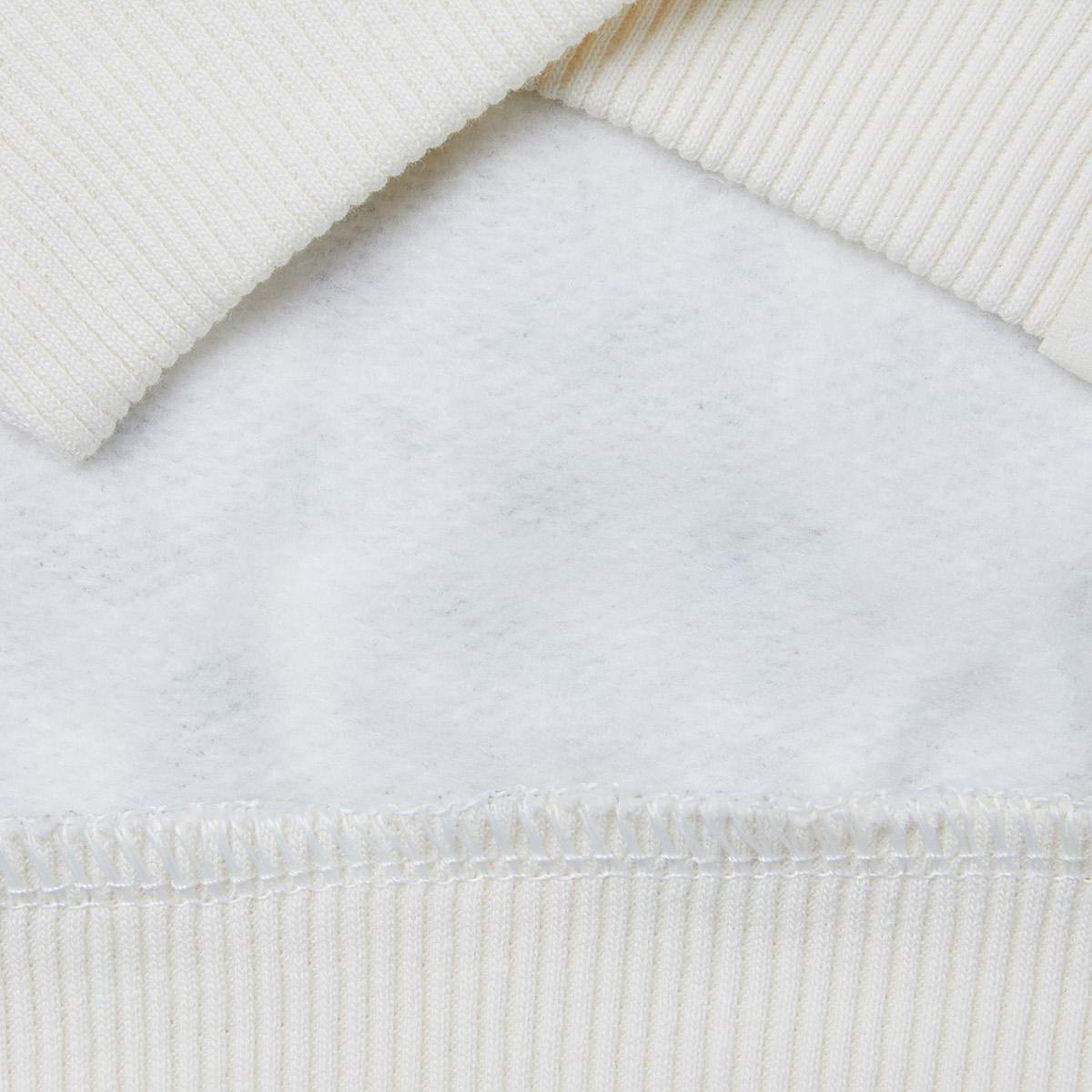 Kız Çocuk Bej Tamamı Baskılı Logo Etiketi Detaylı Yırtmaçlı Sweatshirt