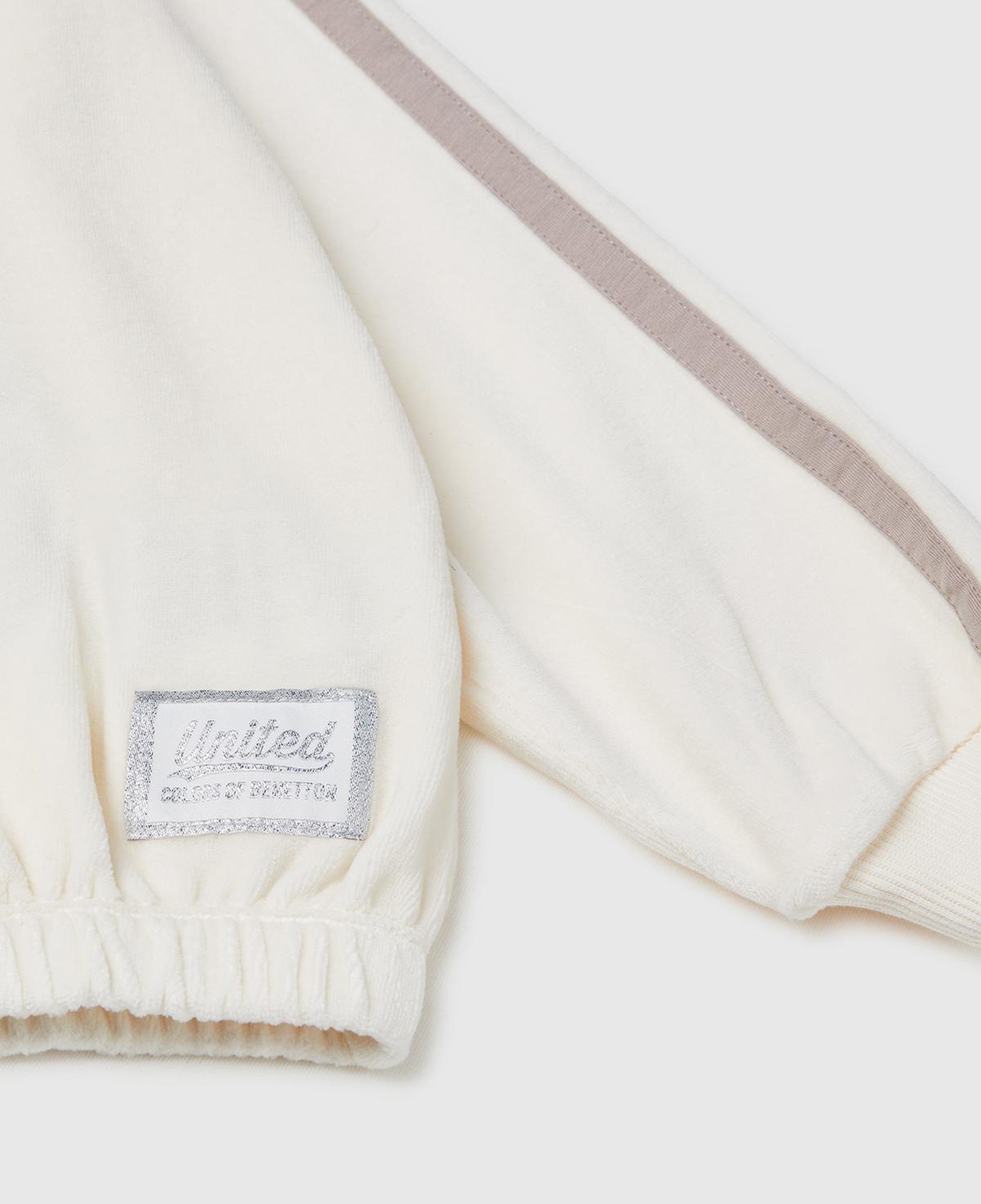 Kız Çocuk Ekru Logo Etiketli Fermuarlı Reglan Kol Dik Yaka Sweatshirt