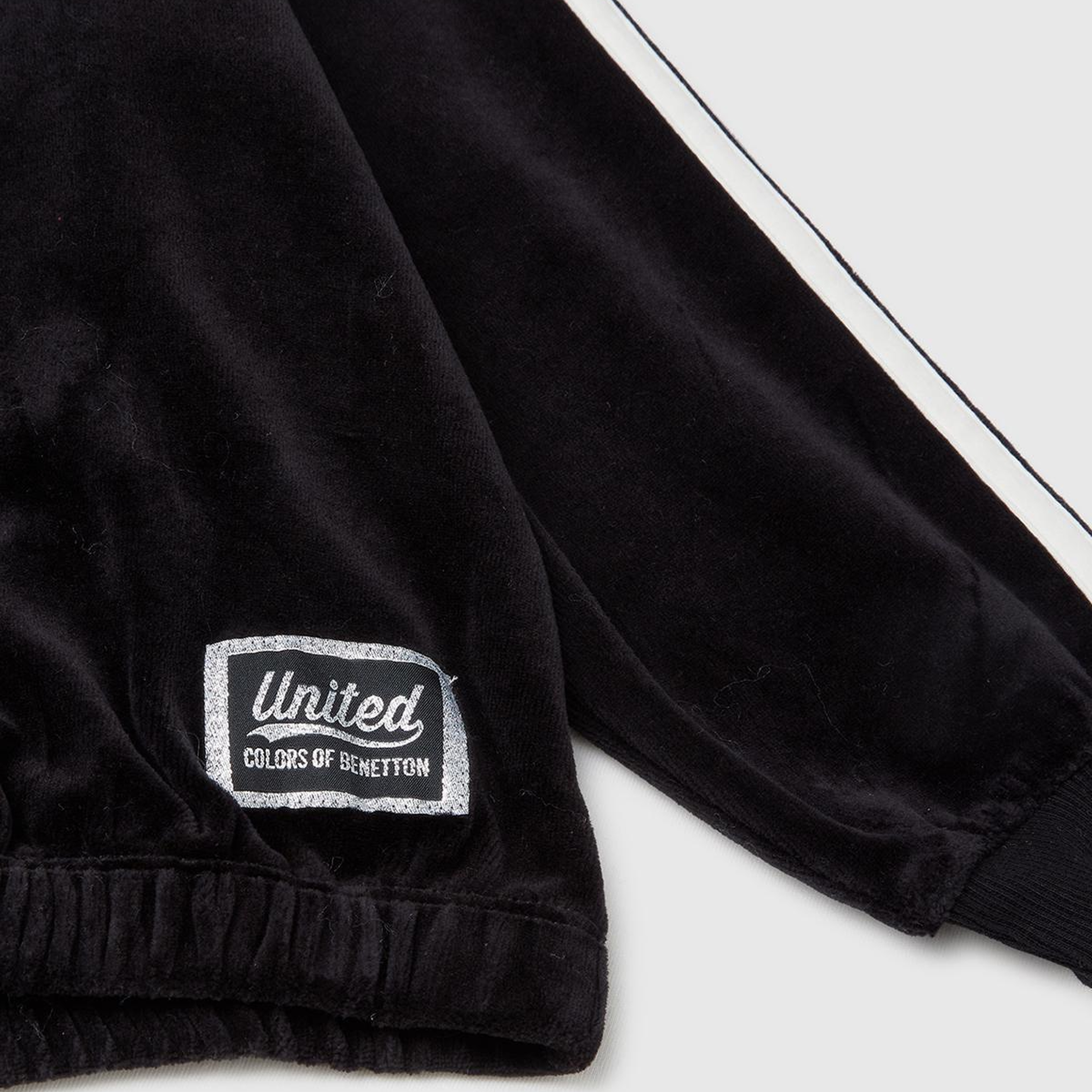 Kız Çocuk Siyah Logo Etiketli Fermuarlı Reglan Kol Dik Yaka Sweatshirt