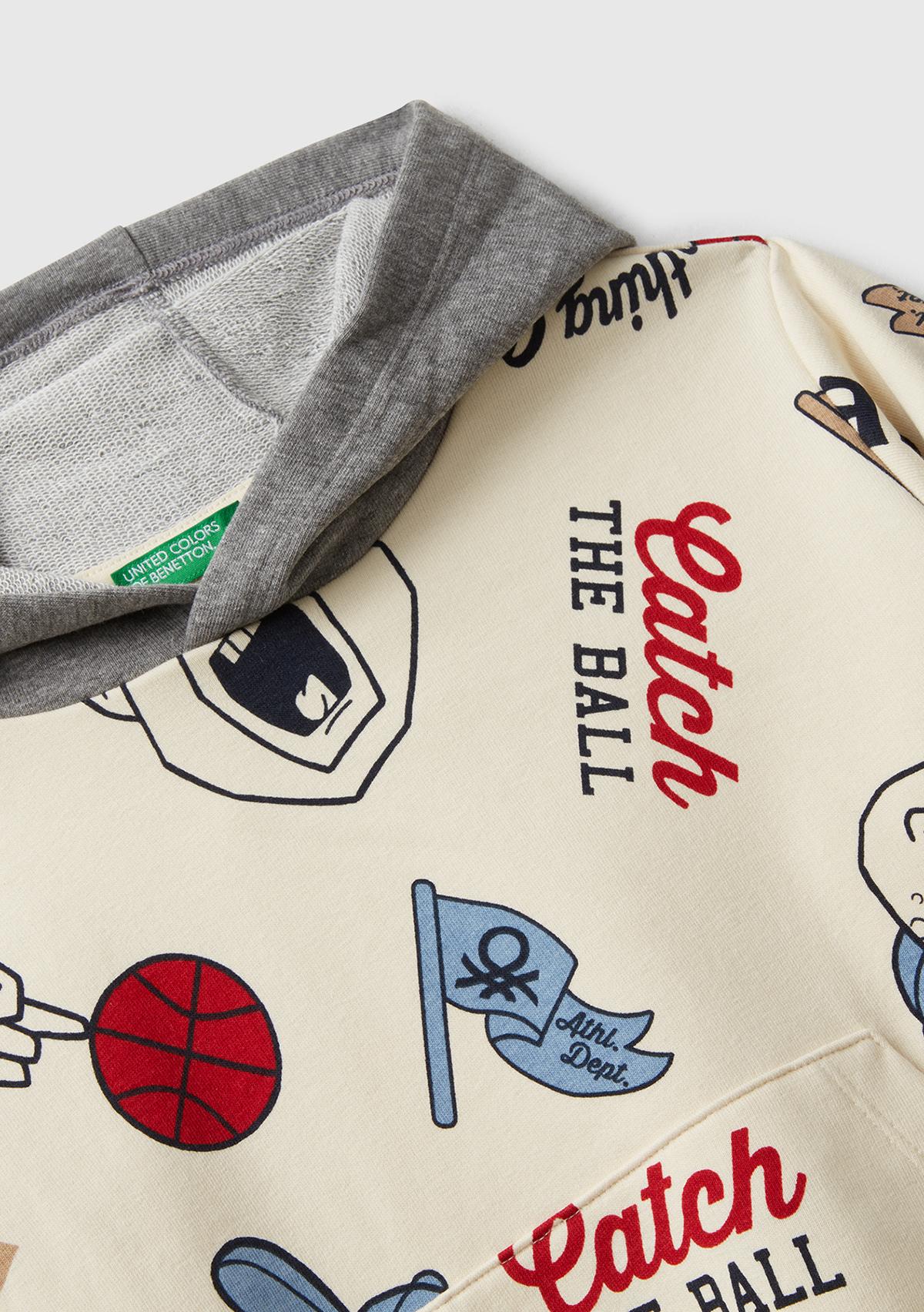 Erkek Çocuk Ekri Mix Tamamı Baskılı Önü Cepli Kapüşonlu Sweatshirt