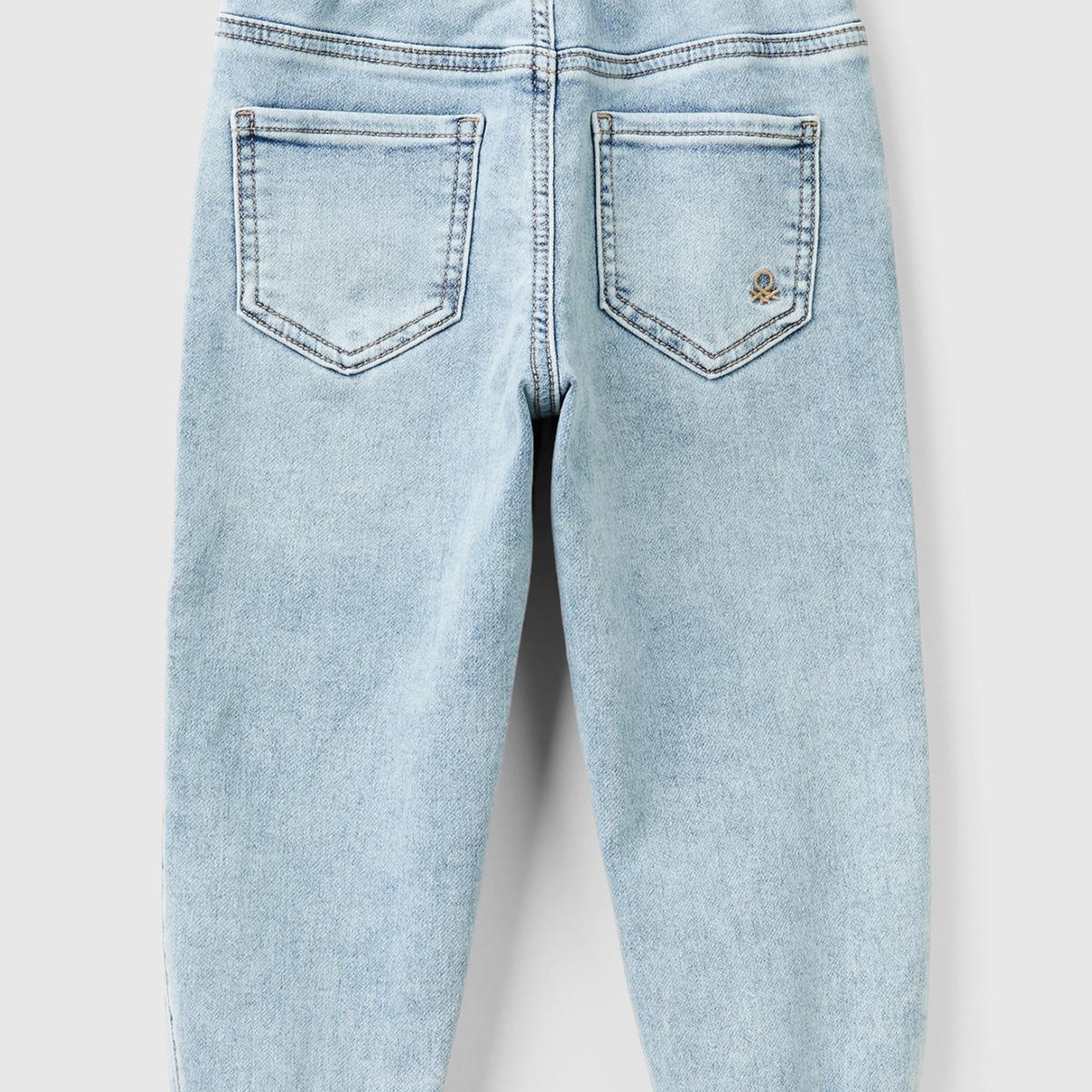 Erkek Çocuk Açık Mavi Arka Cebi Logolu Lastik Paça Ağartılmış Denim Pantolon