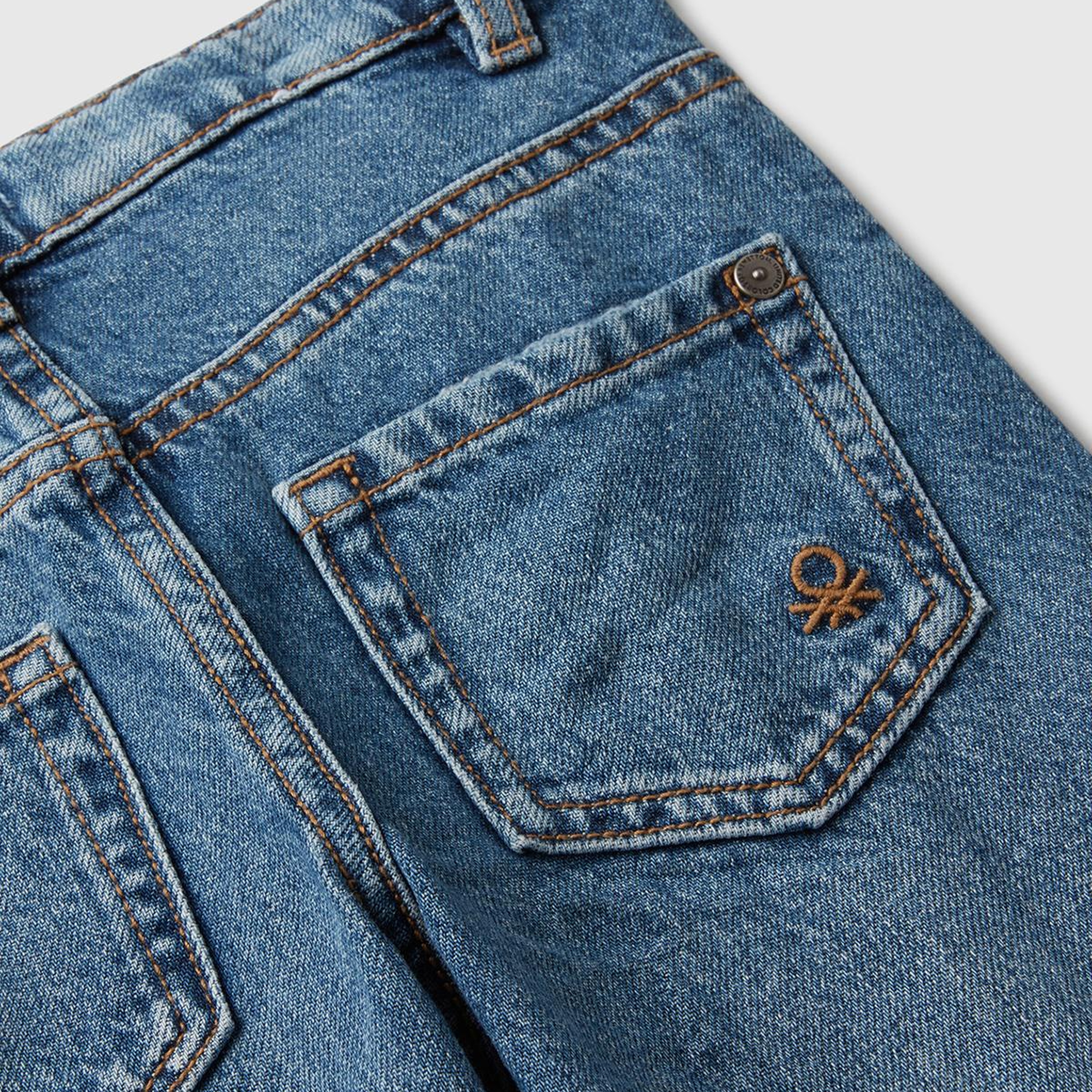 Kız Çocuk Koyu Mavi Logo İşleme Detaylı Paçası Kıvrık Wide Fit Denim Pantolon