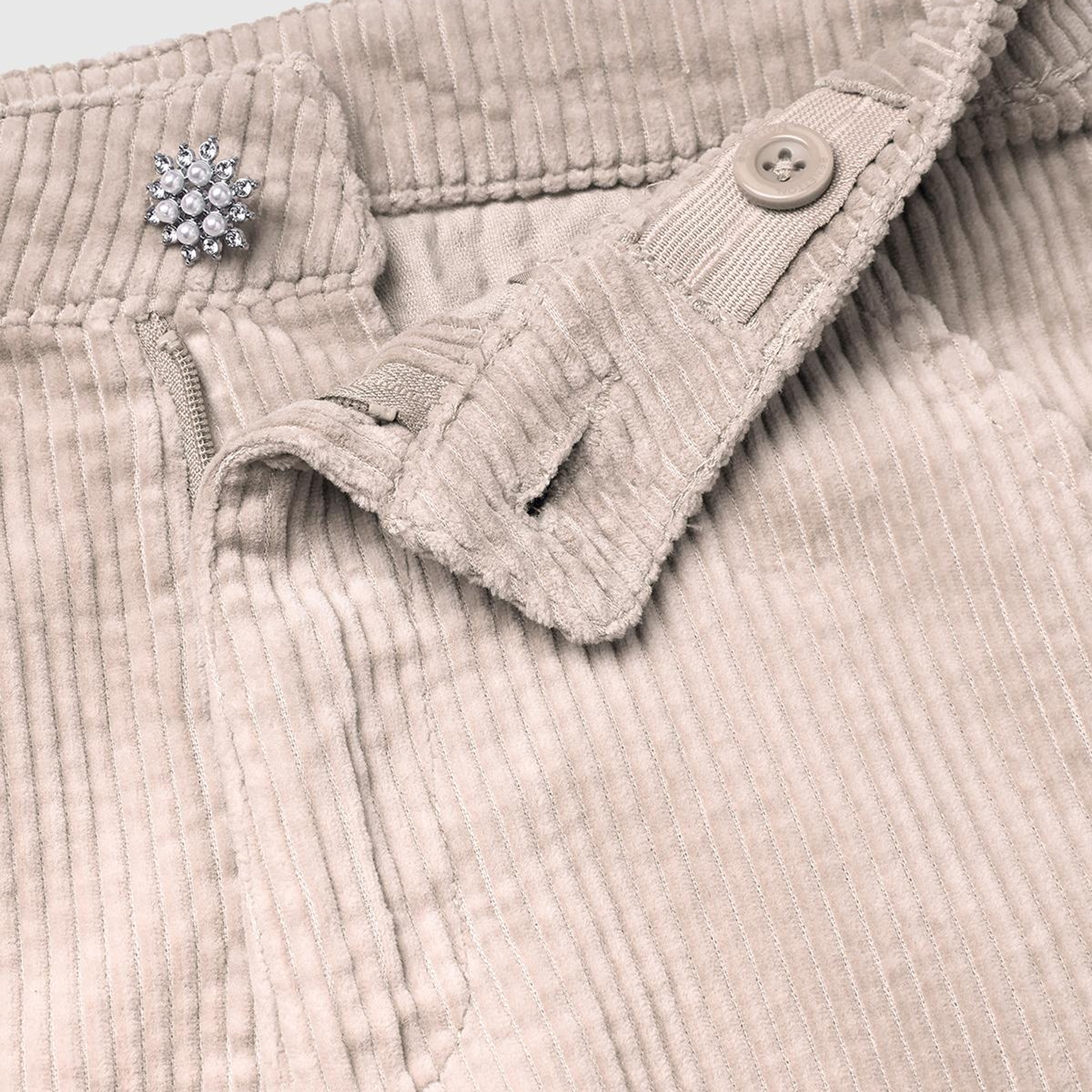 Kız Çocuk Bej Logo İşlemeli Yırtmaçlı Fermuarlı Düğmeli Wide Fit Pantolon