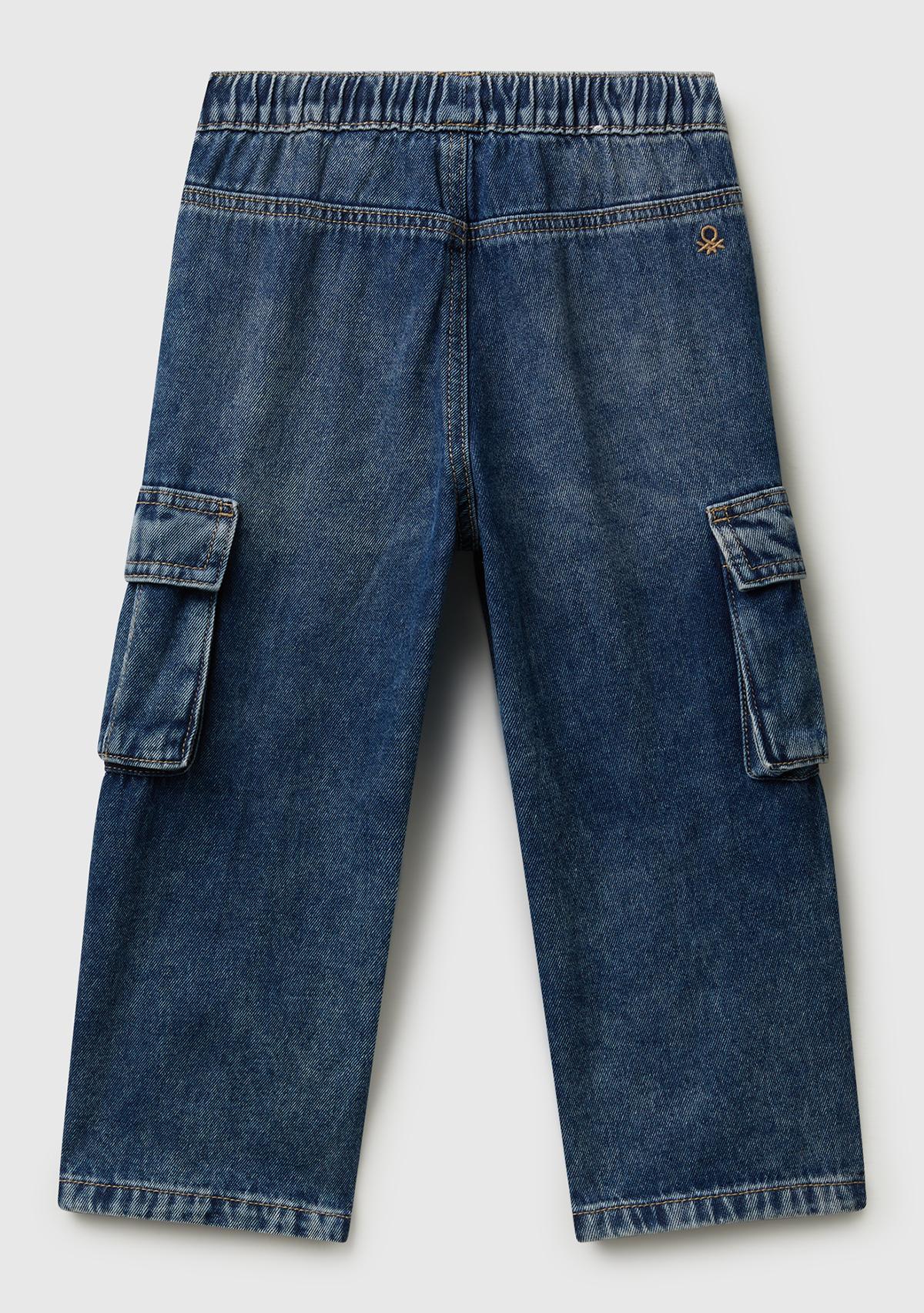 Erkek Çocuk Koyu Mavi Arkası Logo Detaylı Yan Cepli Büzgü İpli Denim Pantolon