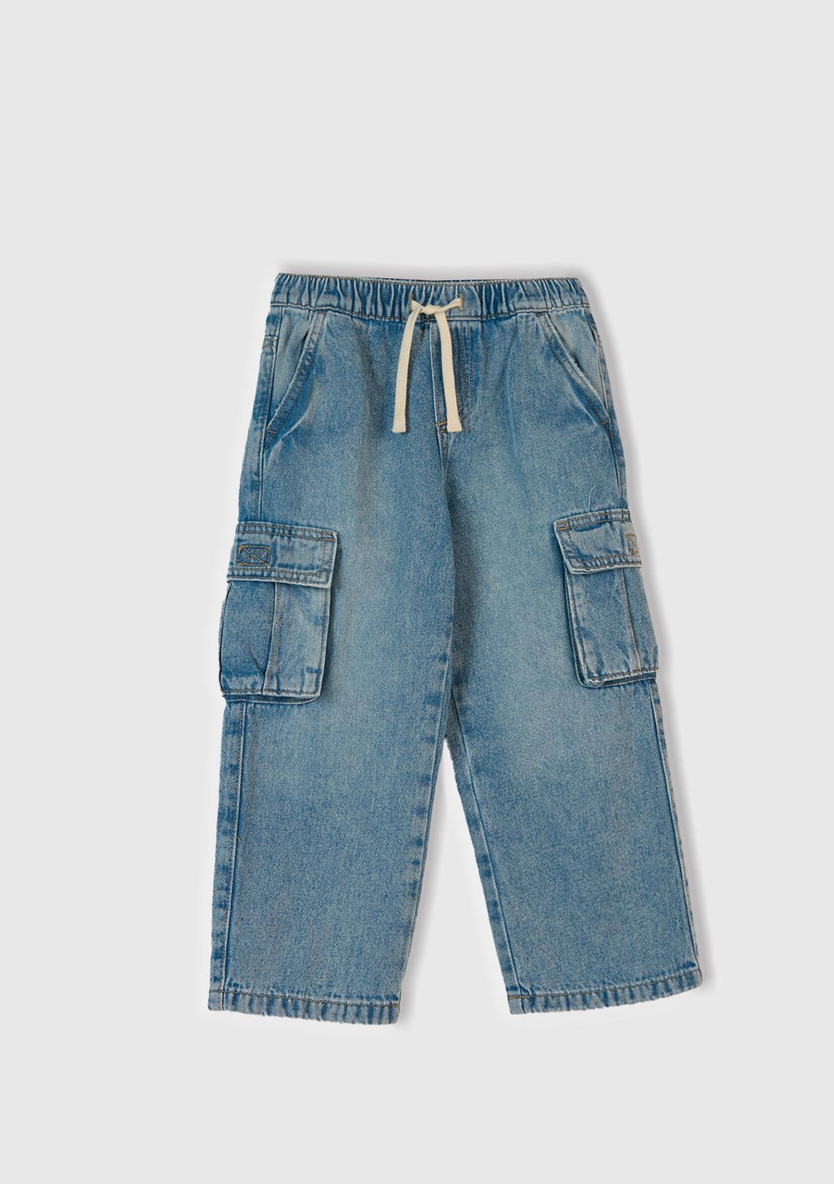 Erkek Çocuk Açık Mavi Arkası Logo Detaylı Yan Cepli Büzgü İpli Denim Pantolon