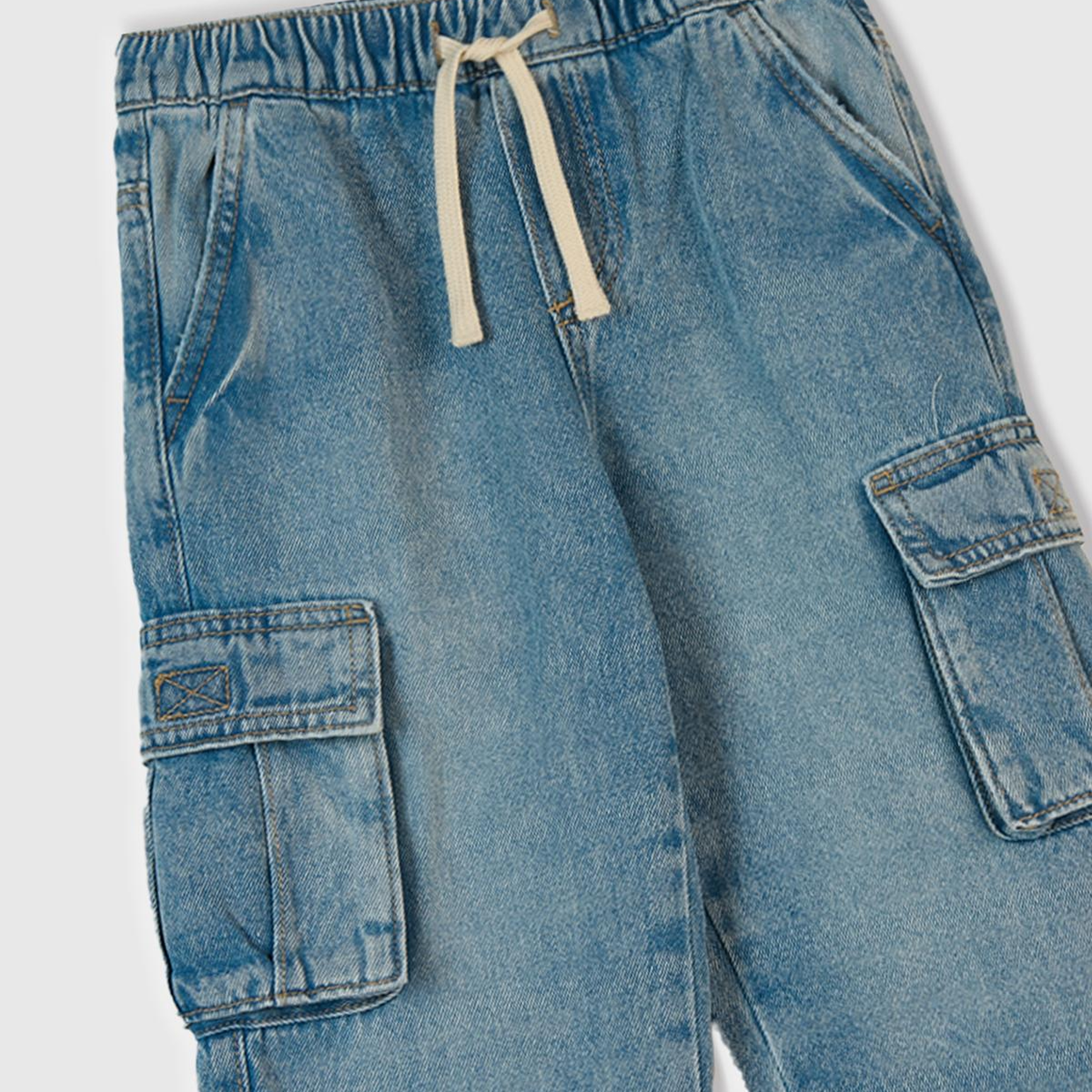 Erkek Çocuk Açık Mavi Arkası Logo Detaylı Yan Cepli Büzgü İpli Denim Pantolon