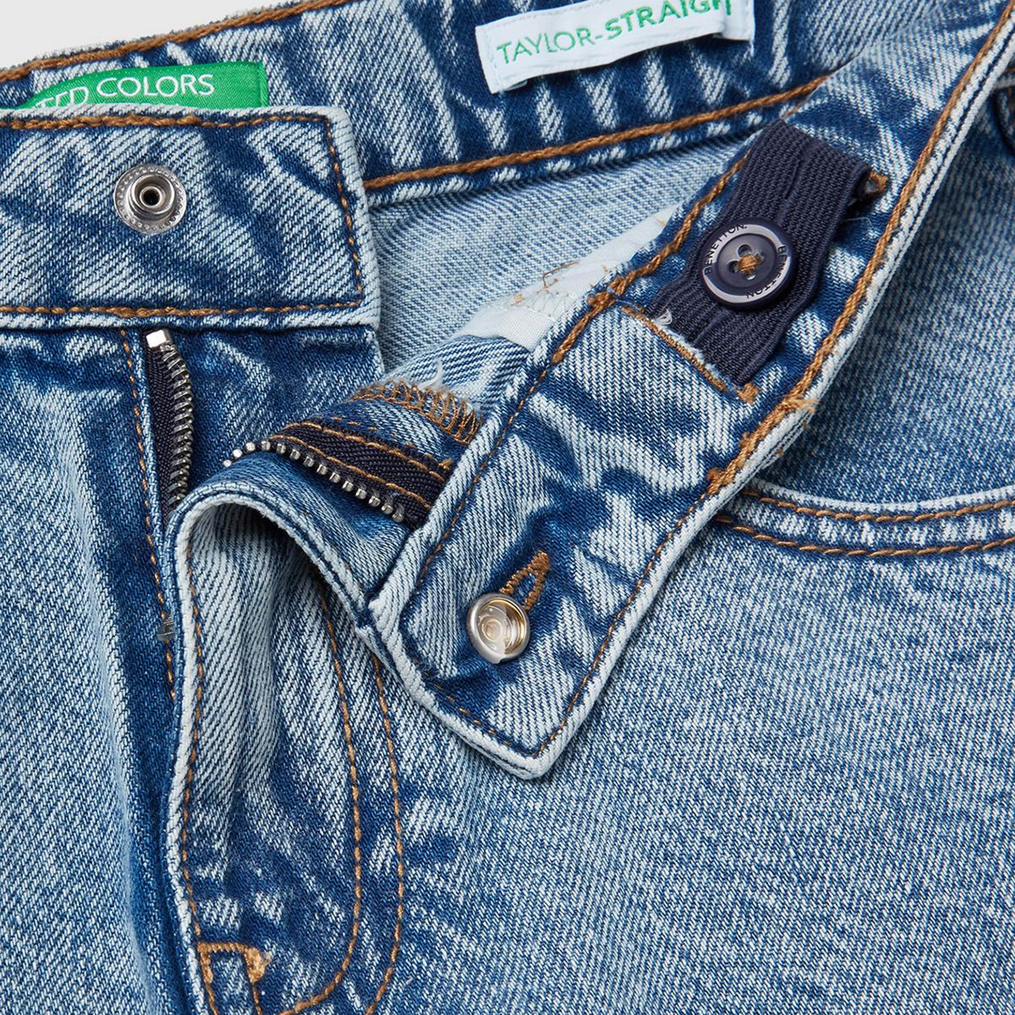 Kız Çocuk Açık Mavi Önü Kristal Aplikeli Taş Yıkama Straight Fit Denim Pantolon