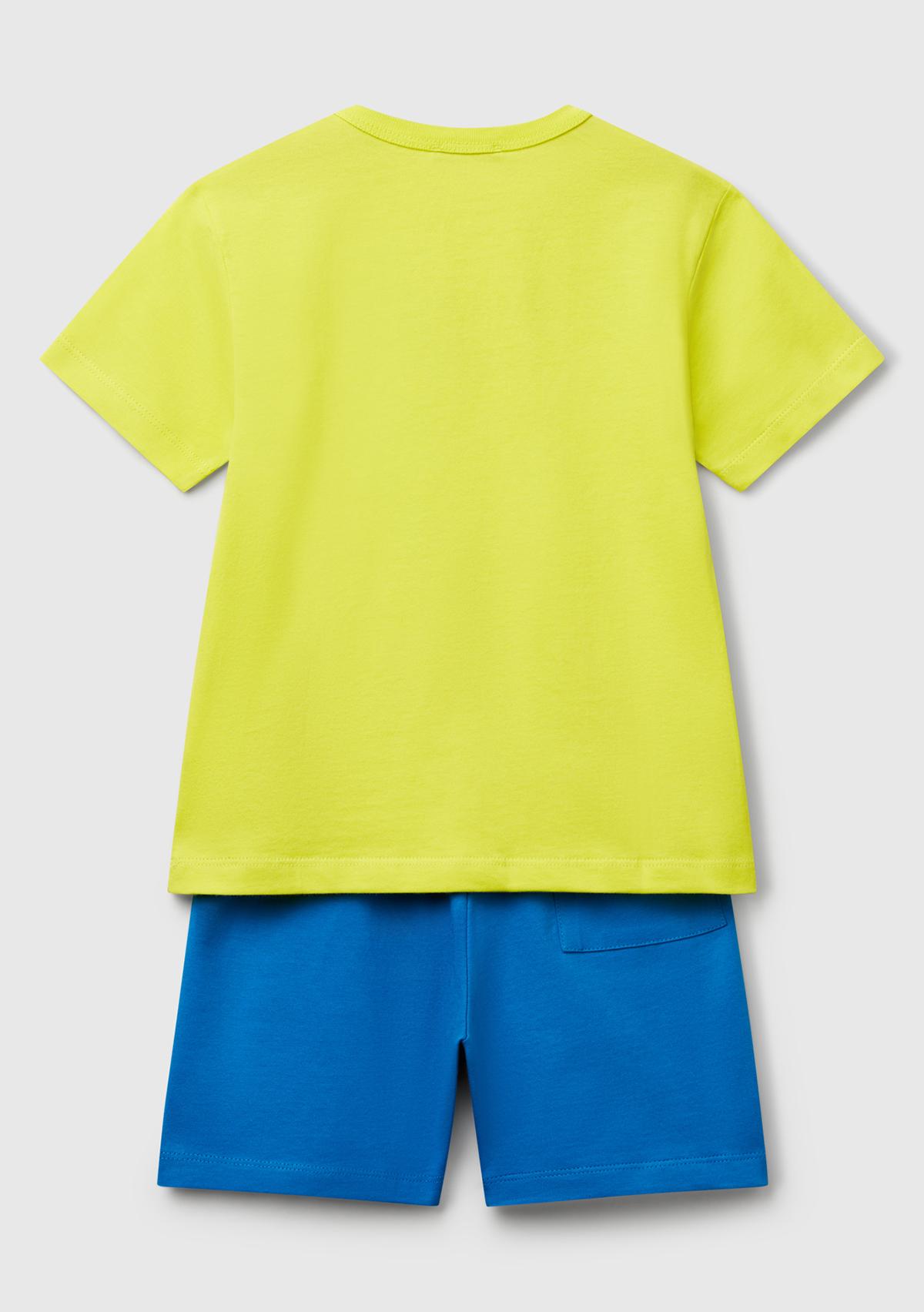 Erkek Çocuk Sarı Önü Logo Baskılı T-Shirt ve Büzgü İpli Bermuda Şort Takım