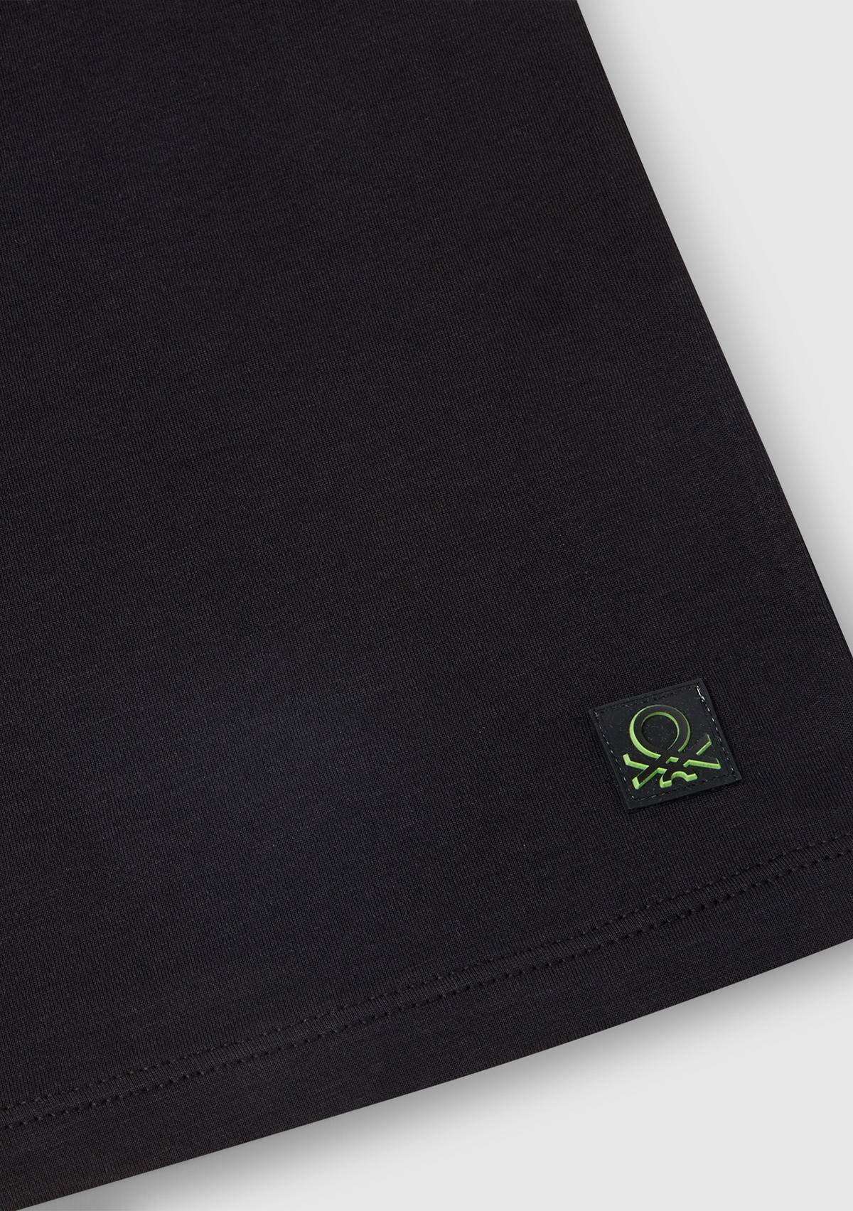 Erkek Çocuk Siyah Baskılı Arkası Logo Etiketli T-Shirt
