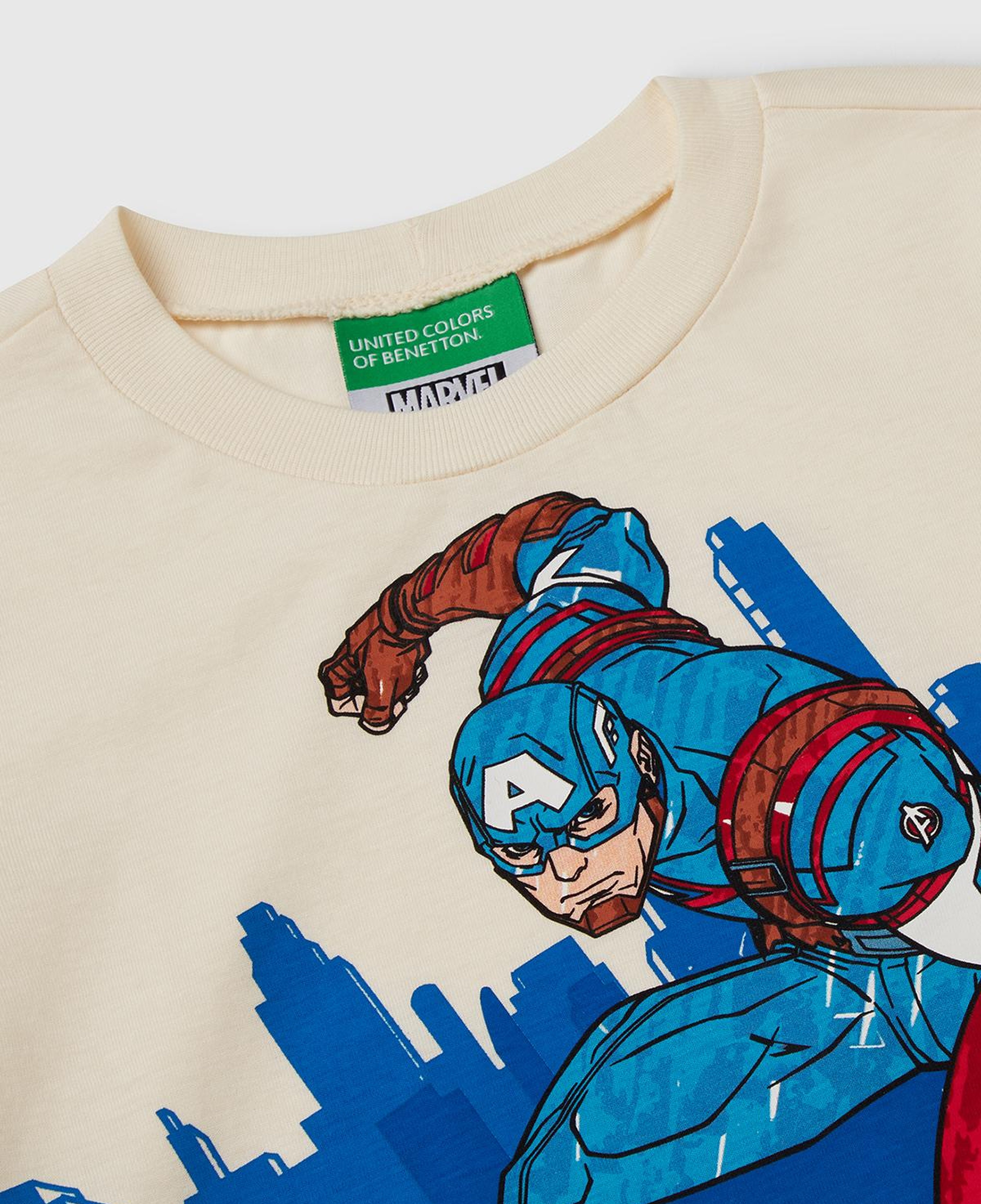 Erkek Çocuk Ekru Marvel Kahraman Baskılı Logo Etiketli T-Shirt