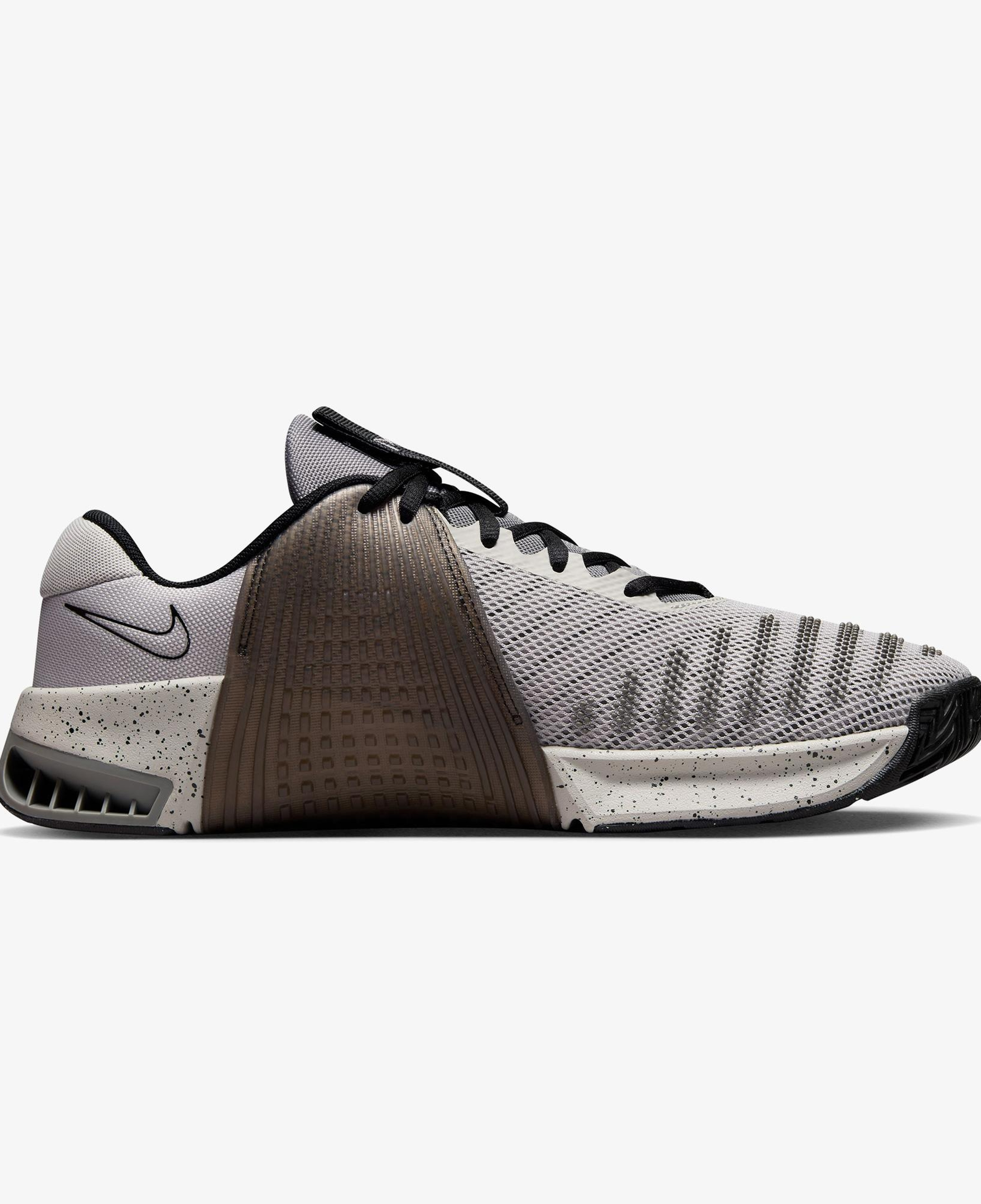 Nike Metcon 9 Erkek Gri Spor Ayakkabı