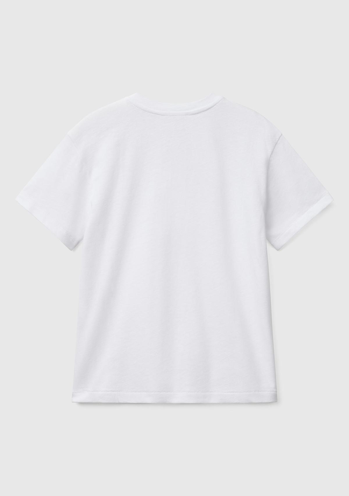 Erkek Çocuk Beyaz Logo İşlemeli Hakim Yaka T-Shirt