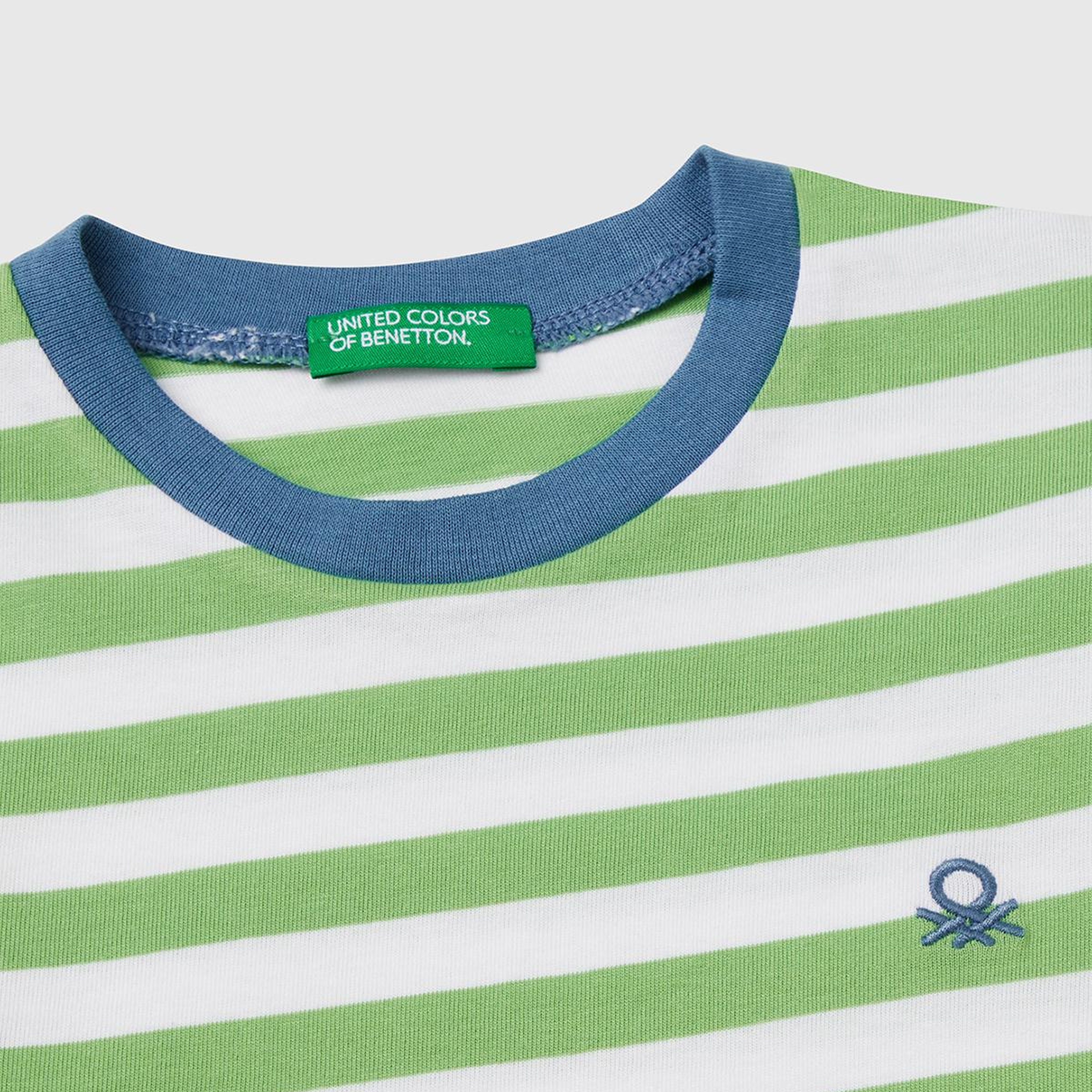 Erkek Çocuk Fıstık Yeşili Çizgili Önü Logo İşlemeli T-Shirt