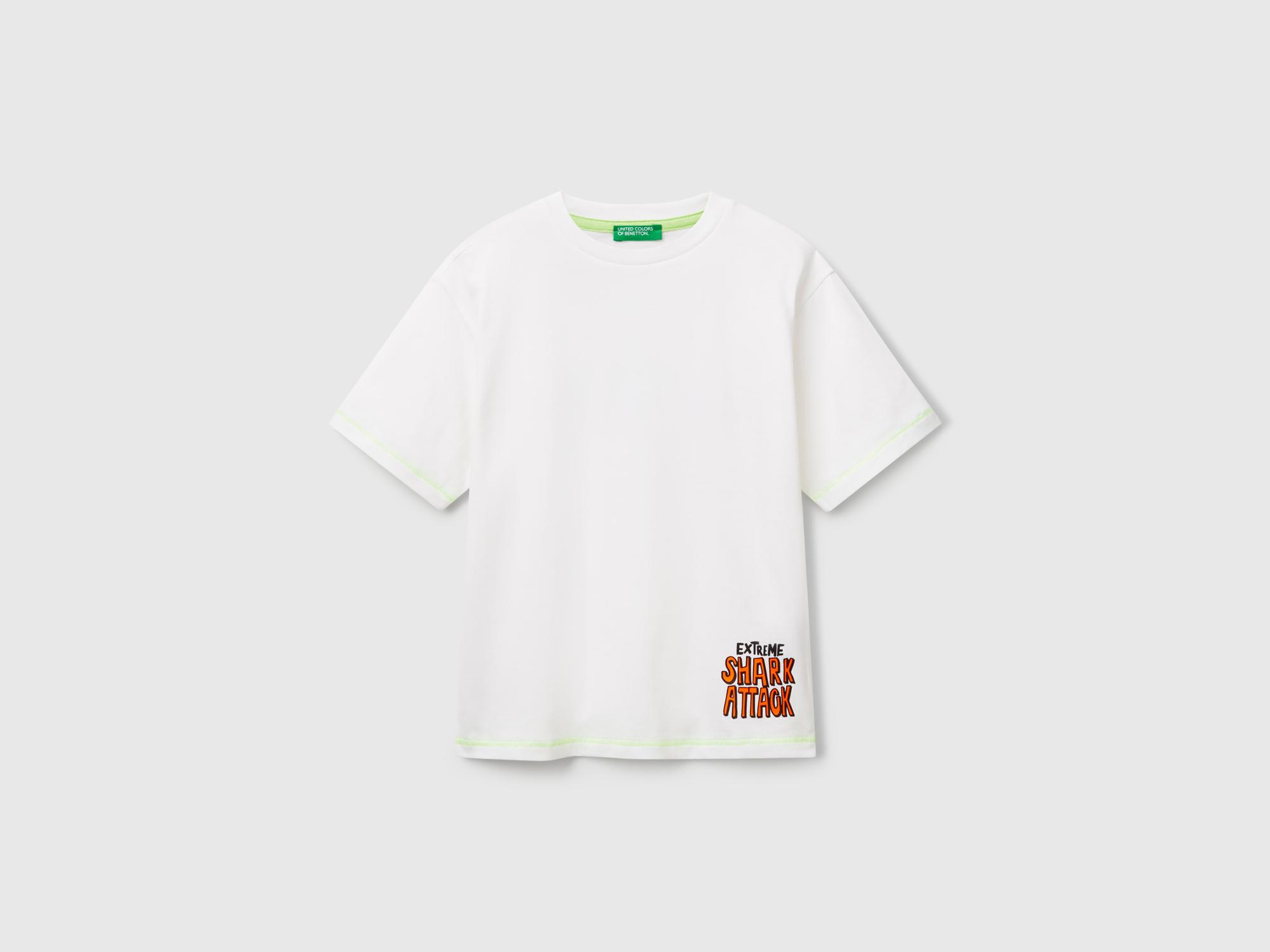 Erkek Çocuk Beyaz Ajurlu Önü ve Arkası Baskılı T-Shirt