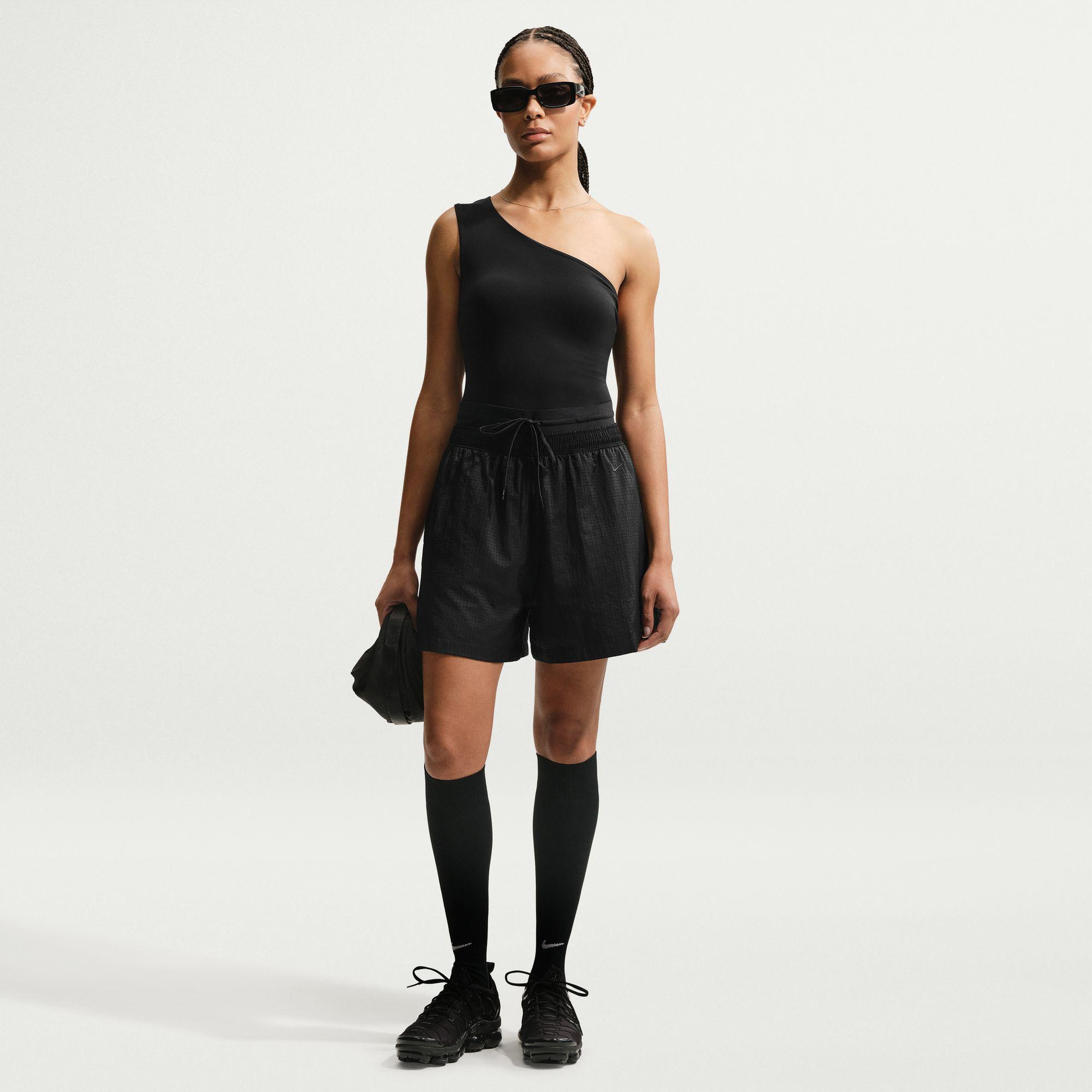 Nike Sportswear Loose High-Waisted Lightweight Ripstop Kadın Siyah Şort