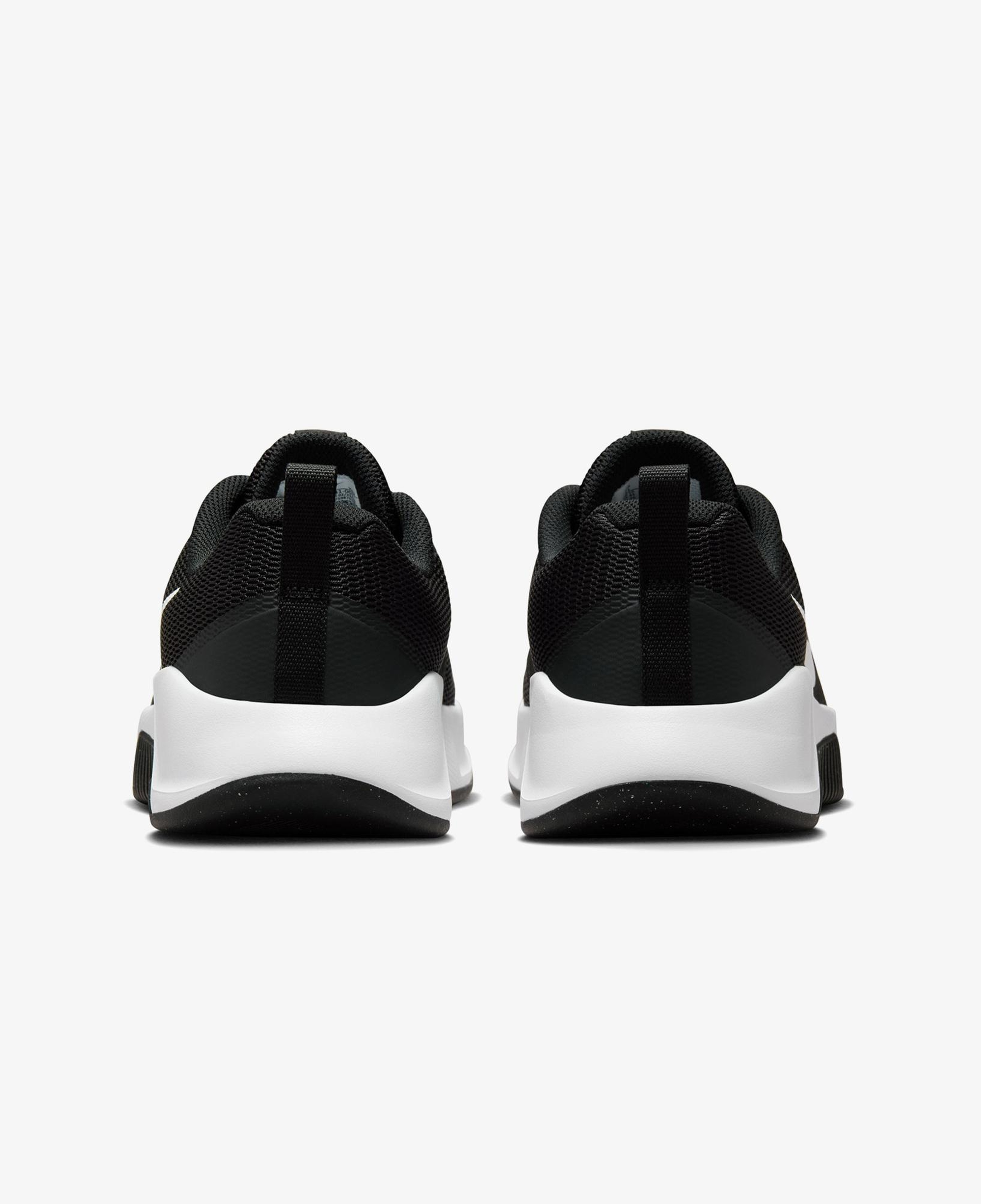 Nike MC Trainer 3 Erkek Siyah Spor Ayakkabı