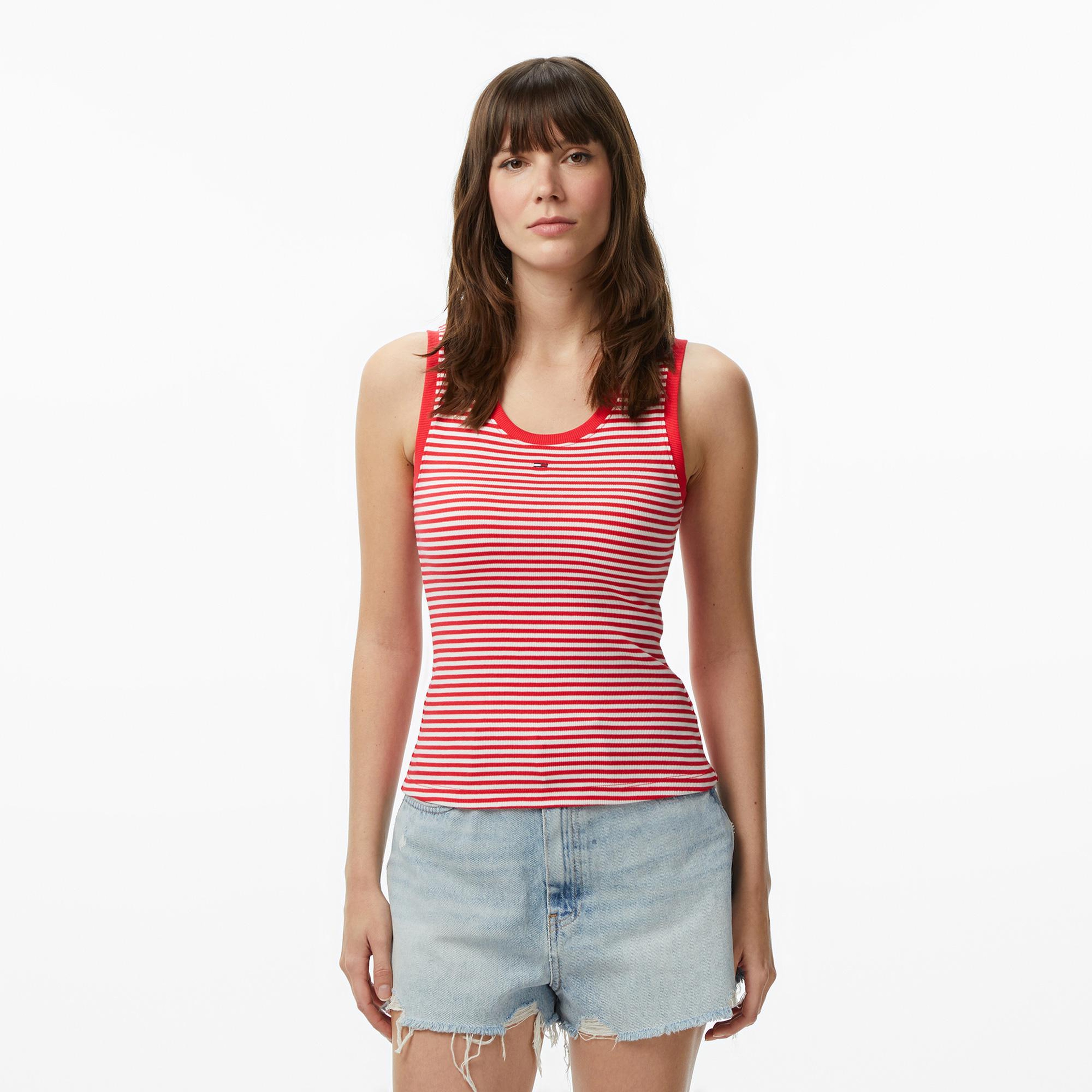 Tommy Hilfiger Denim Essentials Kadın Kırmızı T-Shirt