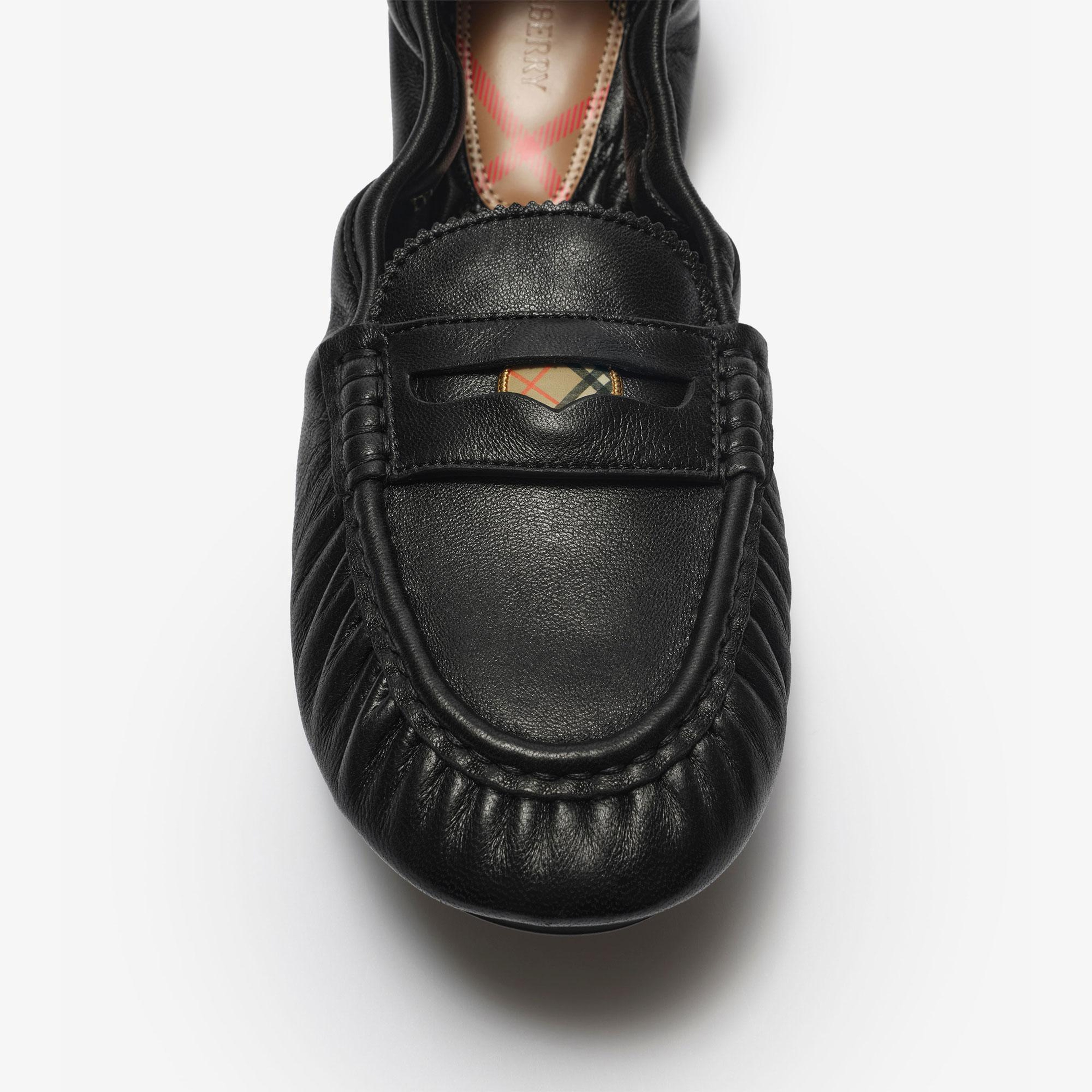 Burberry Kadın Siyah Loafer