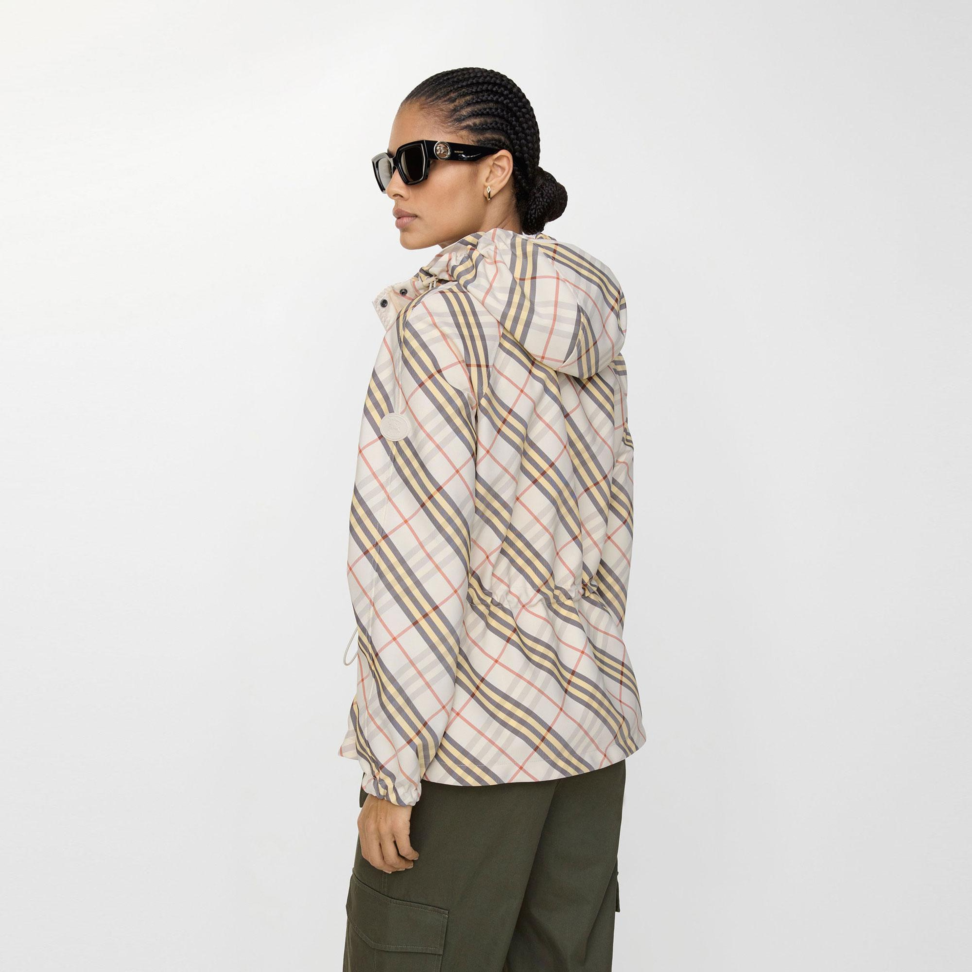 Burberry Kadın Bej Mont