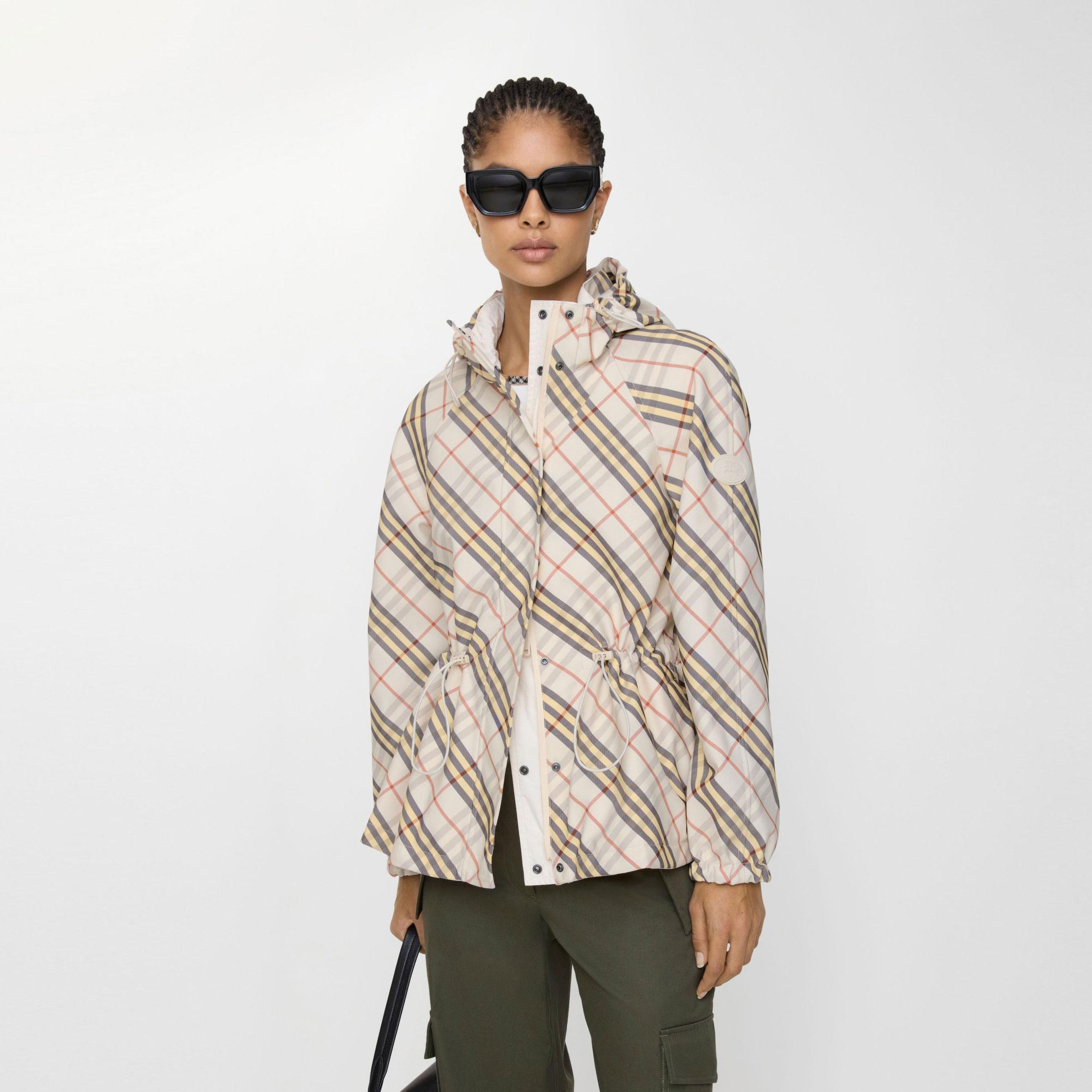 Burberry Kadın Bej Mont