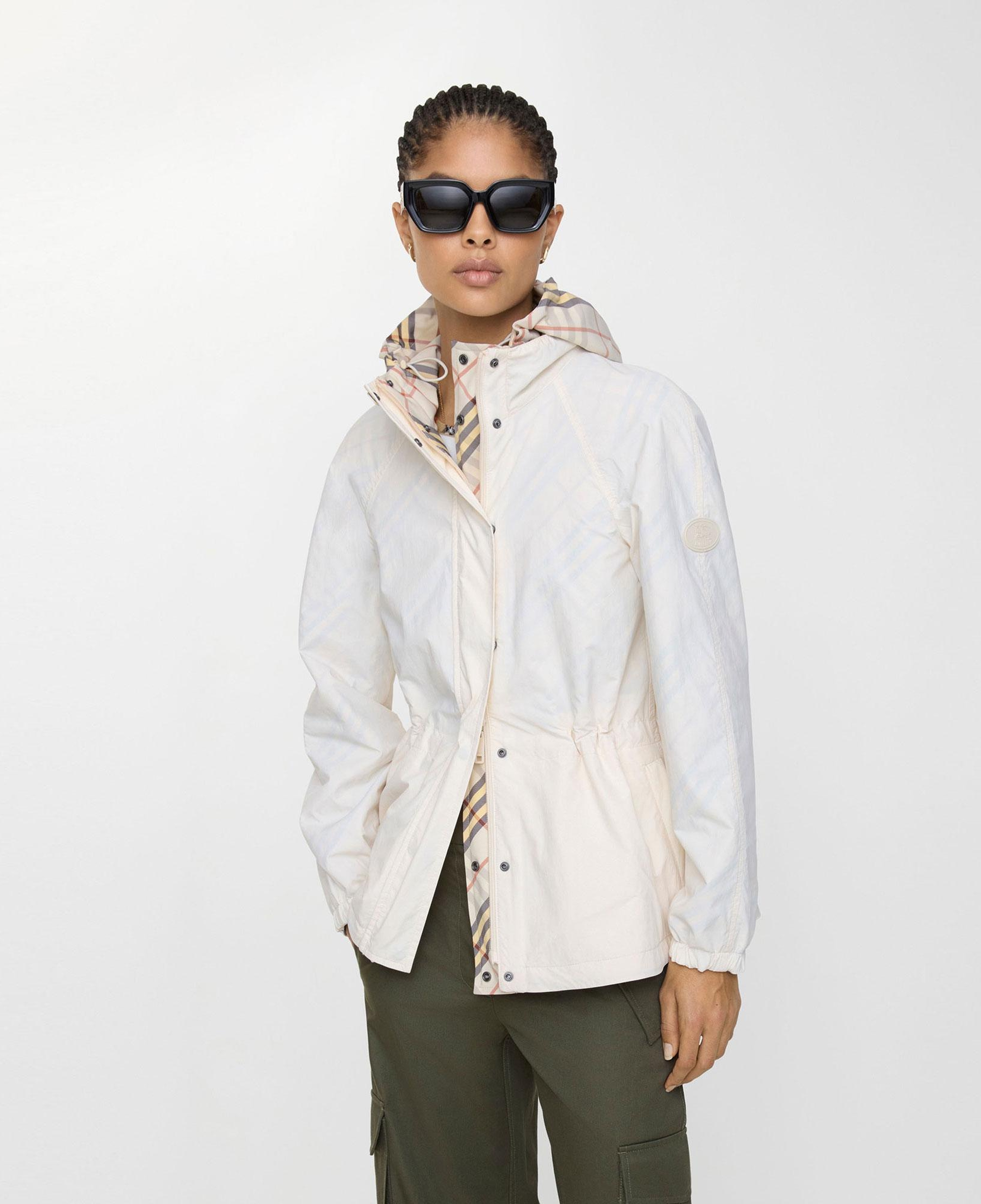 Burberry Kadın Bej Mont