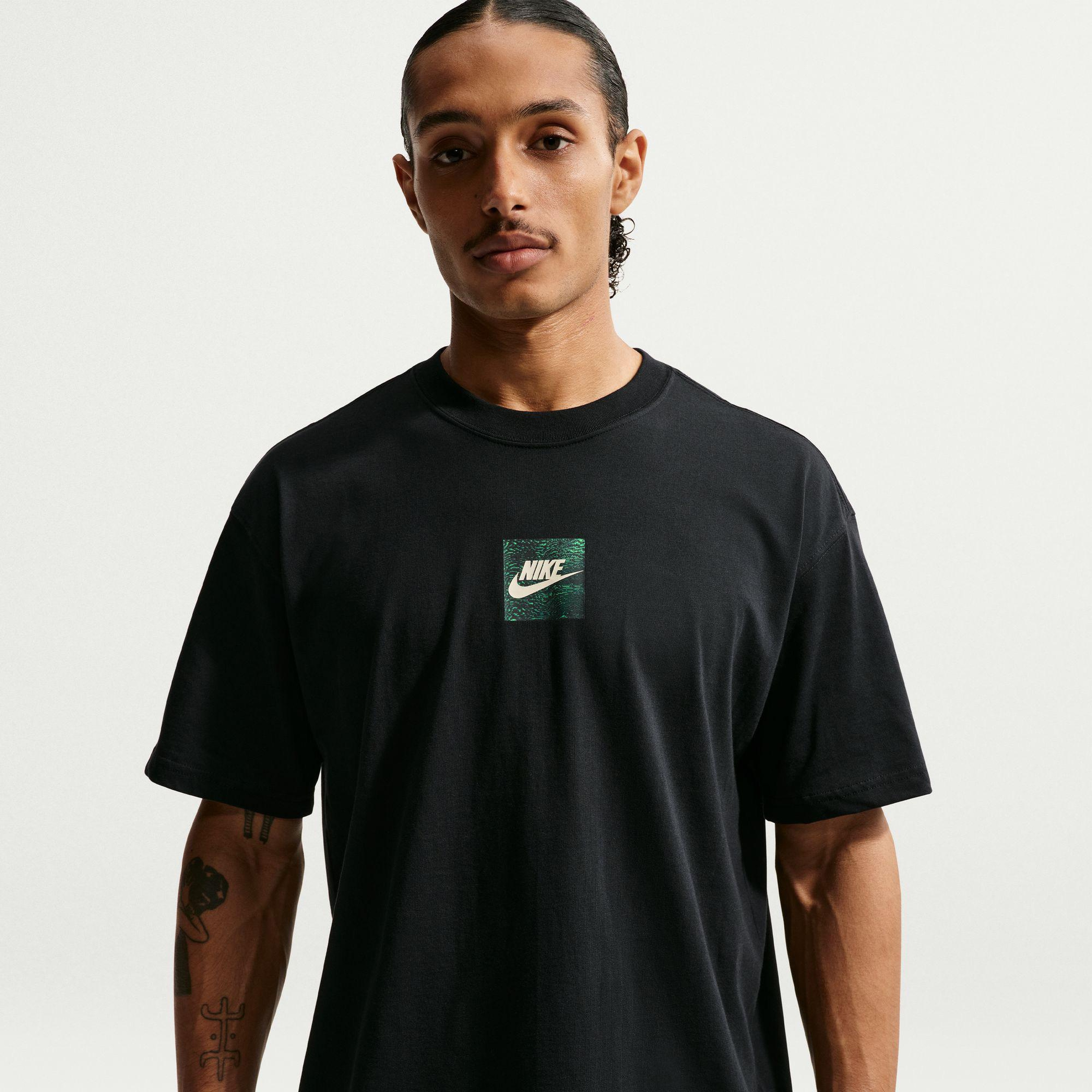Nike Sportswear Celebrate Futura Erkek Siyah T-Shirt