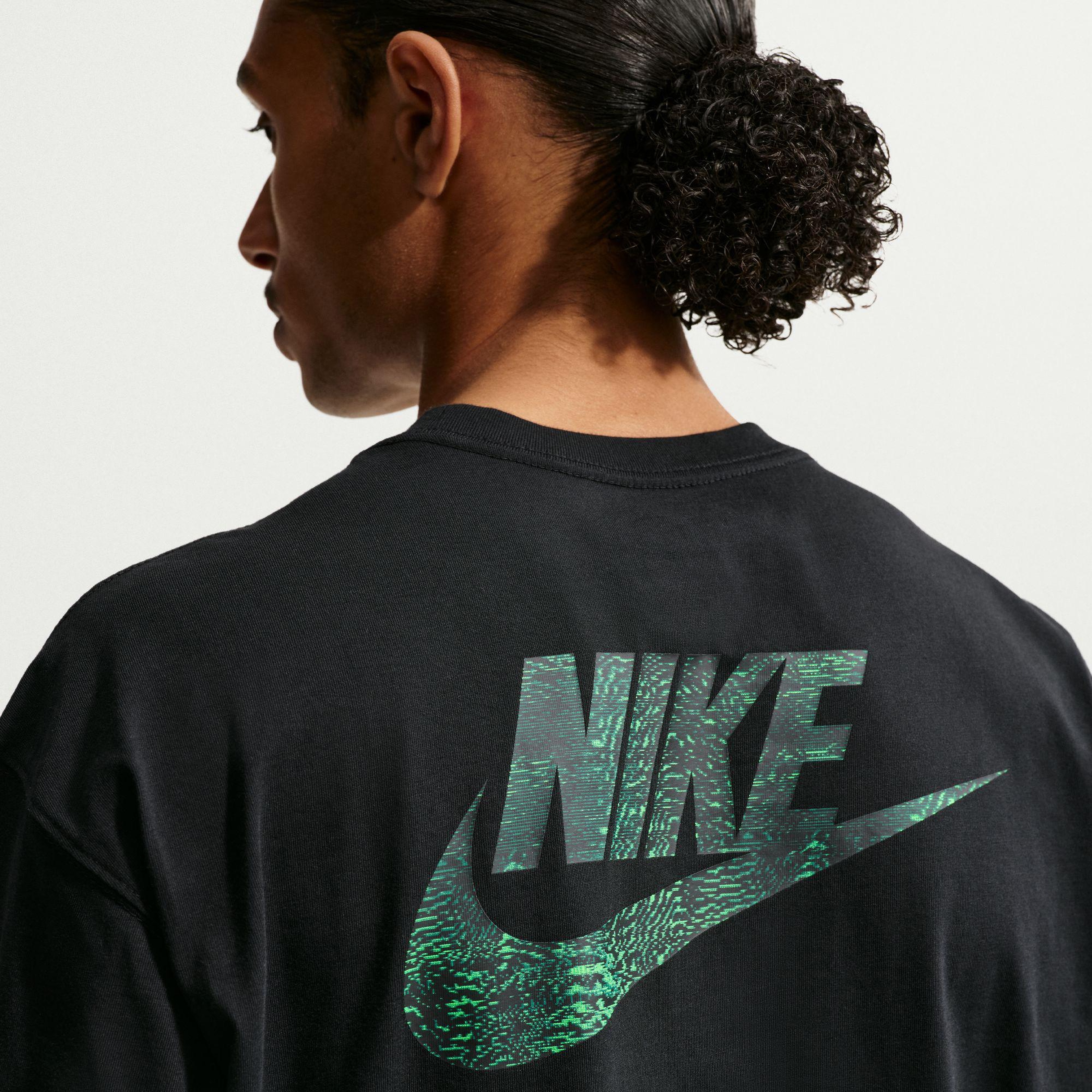 Nike Sportswear Celebrate Futura Erkek Siyah T-Shirt