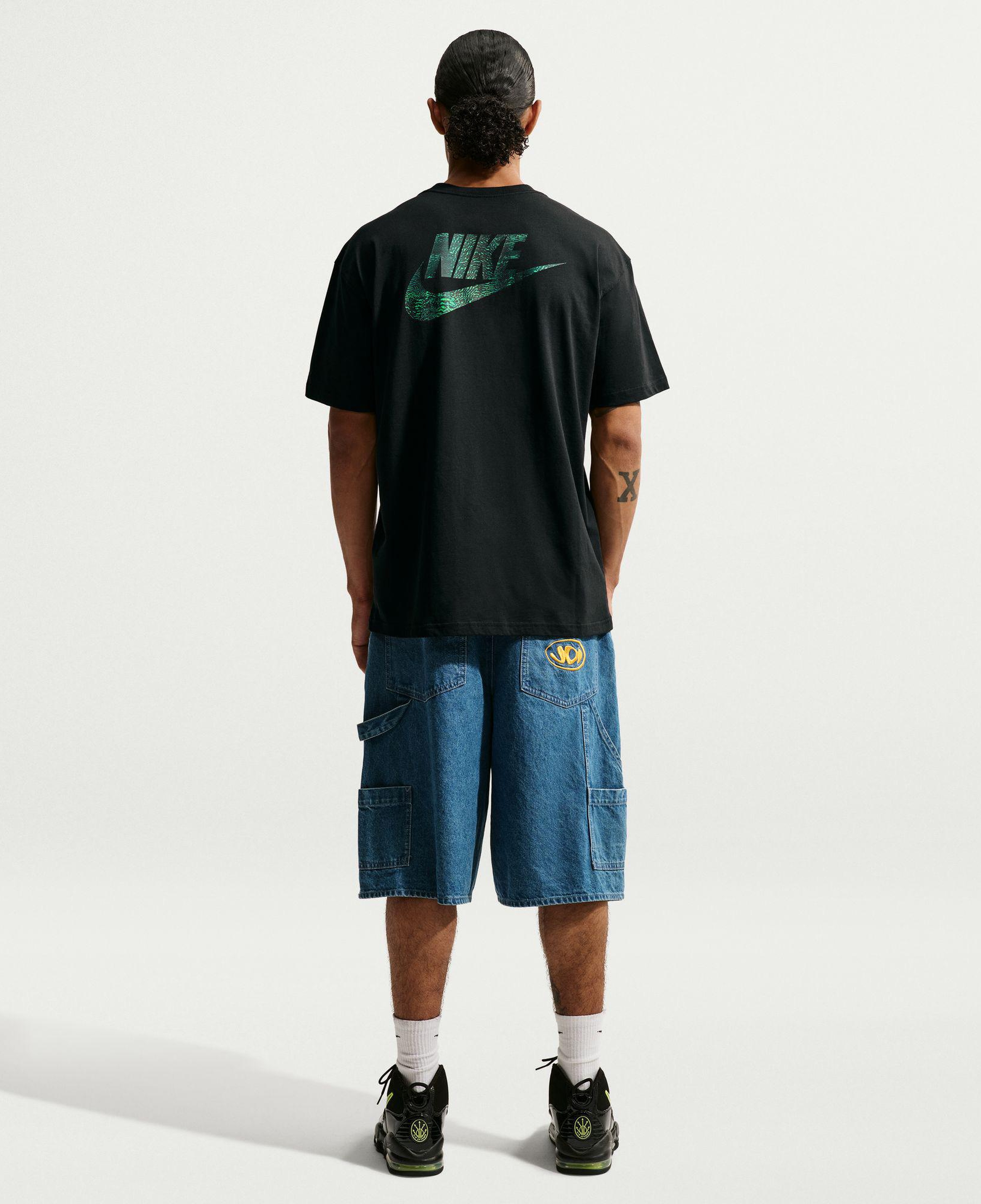 Nike Sportswear Celebrate Futura Erkek Siyah T-Shirt
