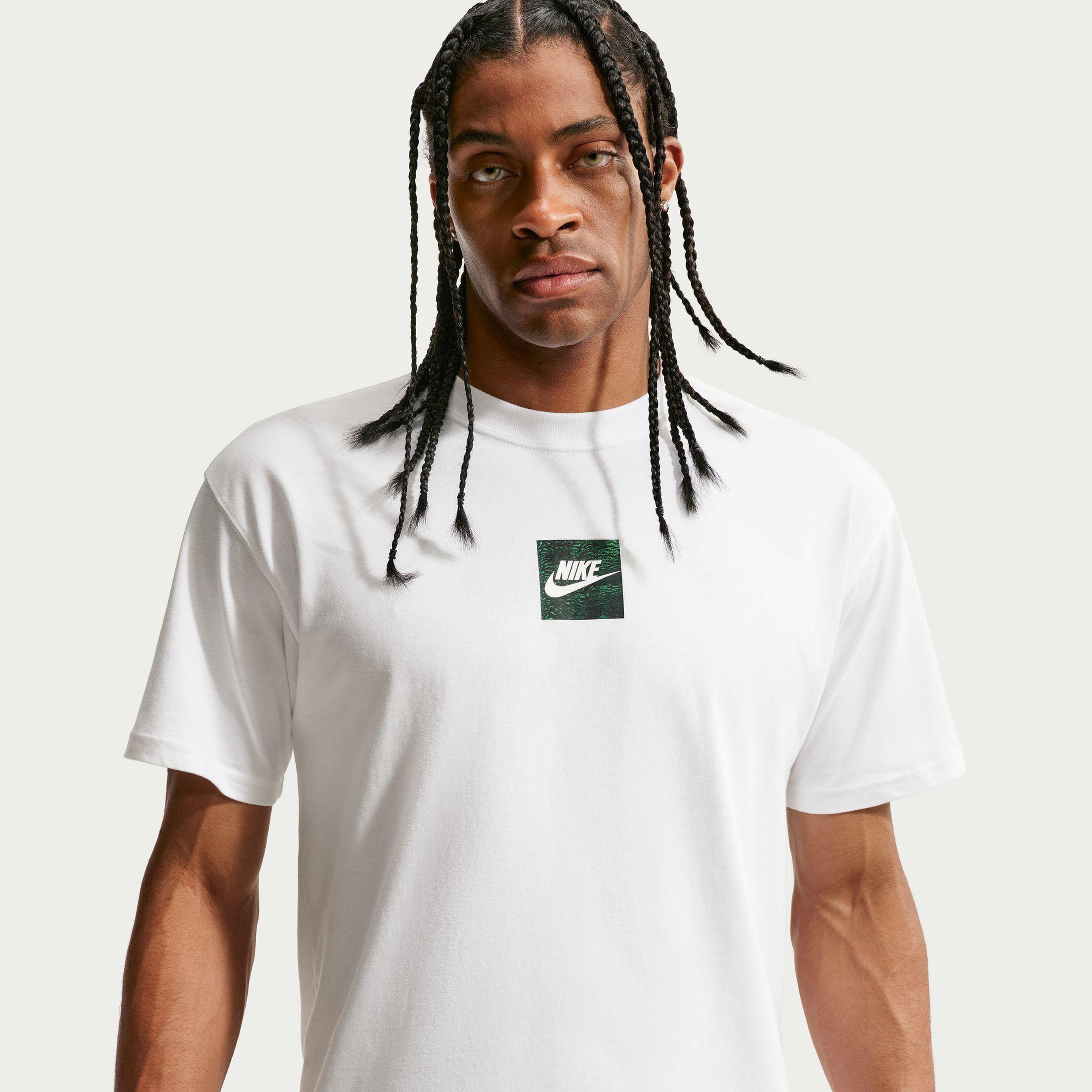 Nike Sportswear Celebrate Futura Erkek Beyaz T-Shirt