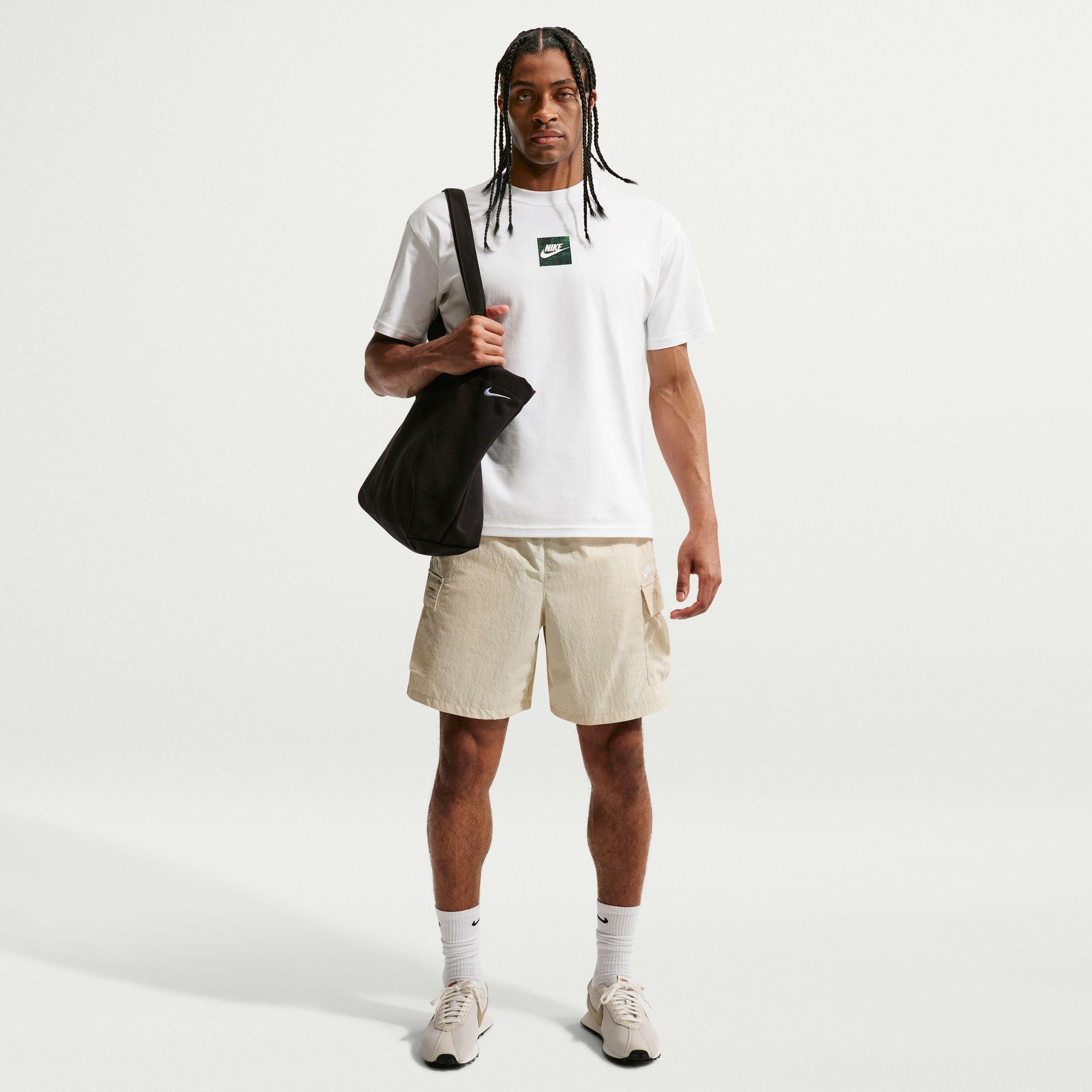 Nike Sportswear Celebrate Futura Erkek Beyaz T-Shirt
