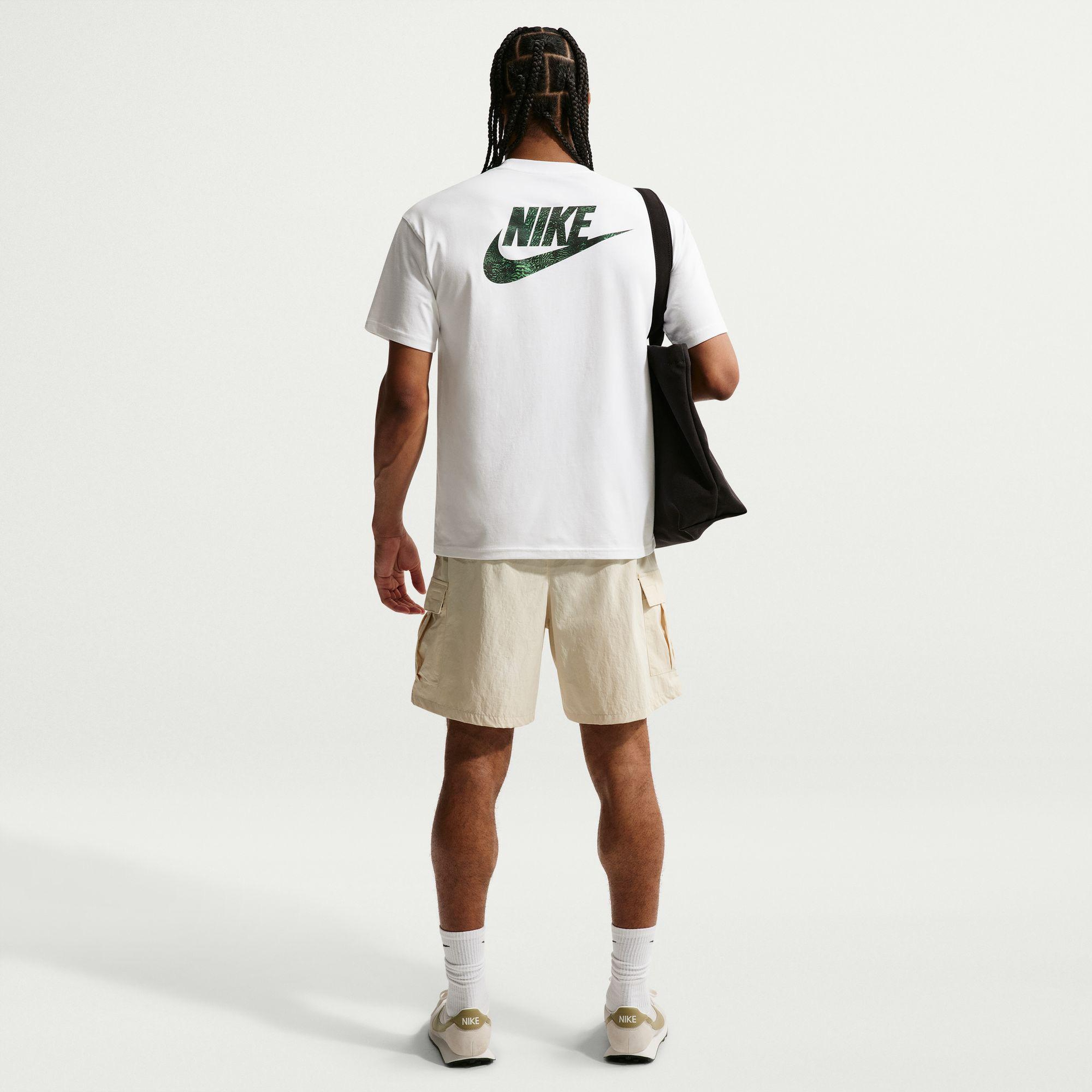 Nike Sportswear Celebrate Futura Erkek Beyaz T-Shirt
