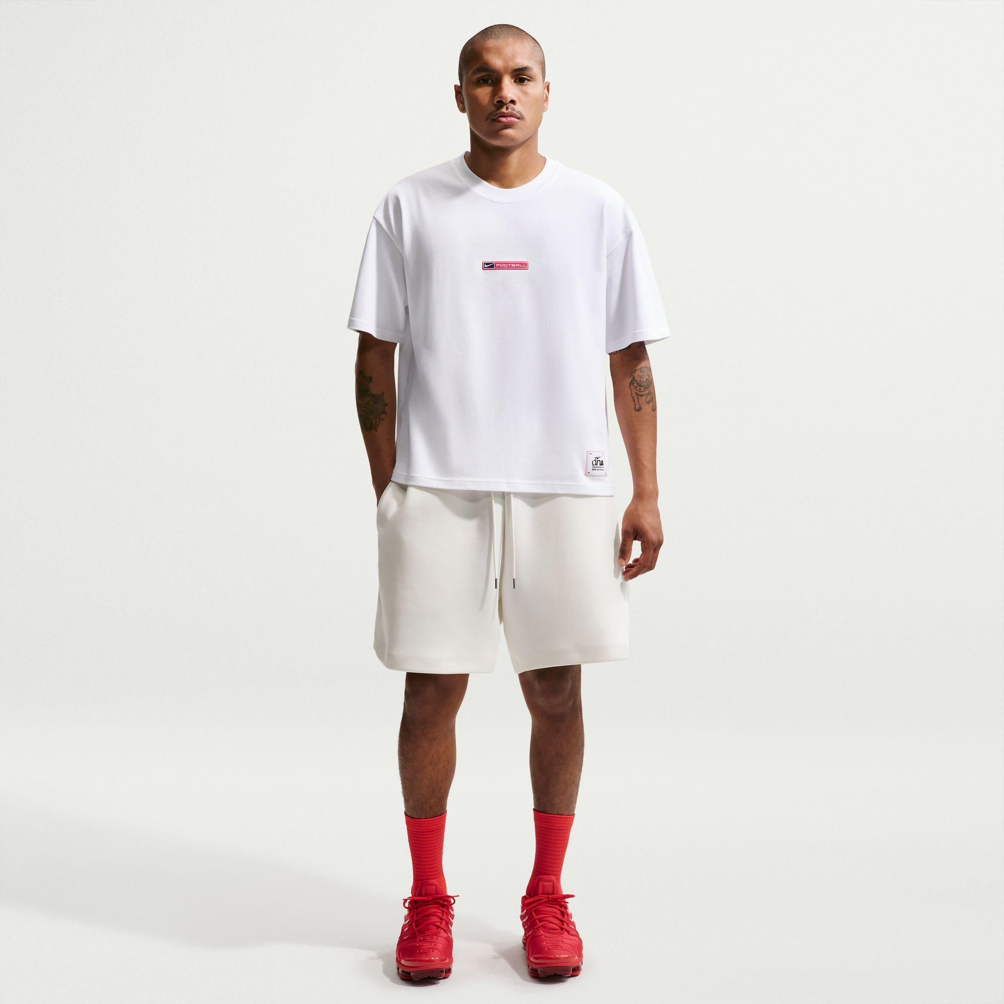 Nike Sportswear Boxy Erkek Beyaz Tişört