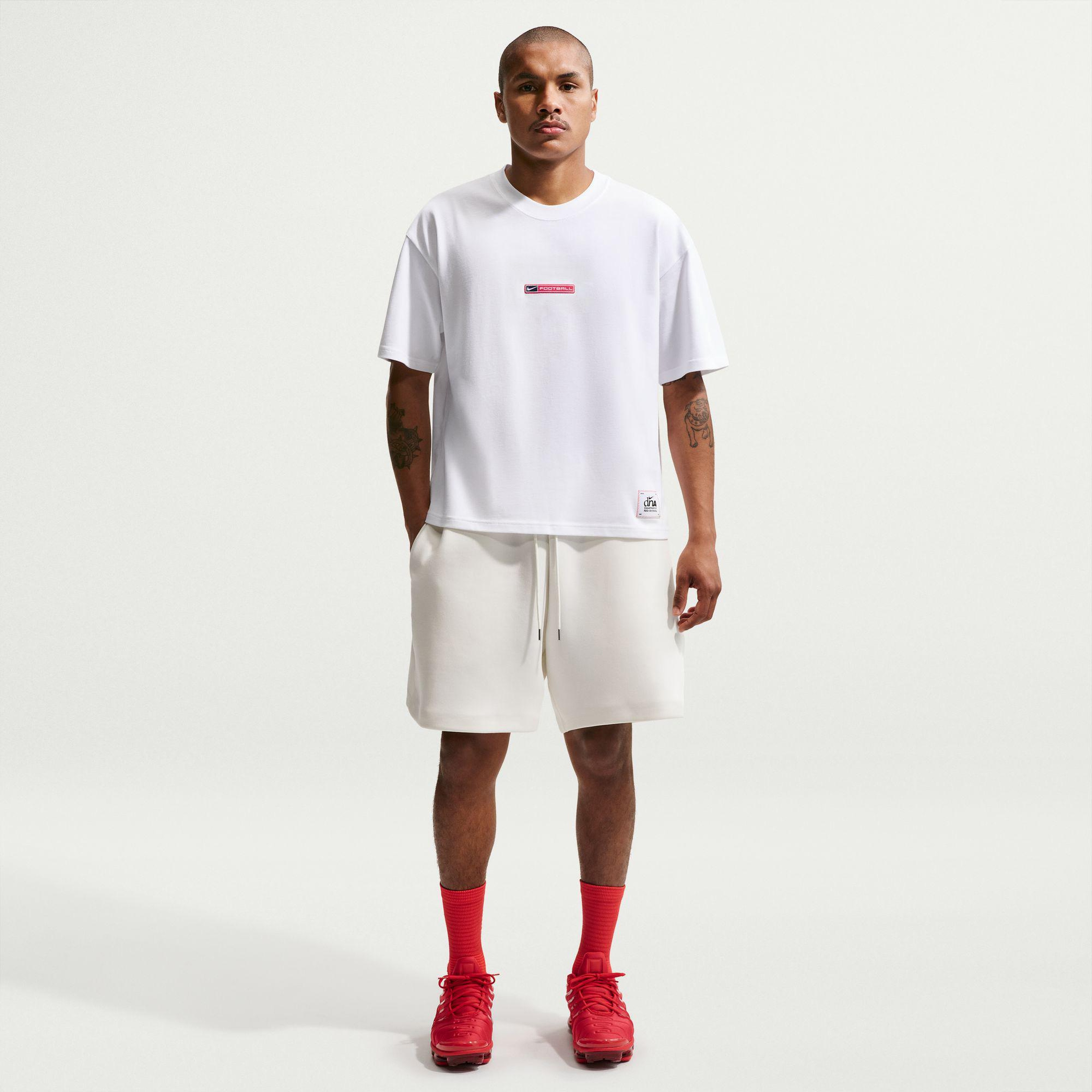 Nike Sportswear Boxy Erkek Beyaz T-Shirt