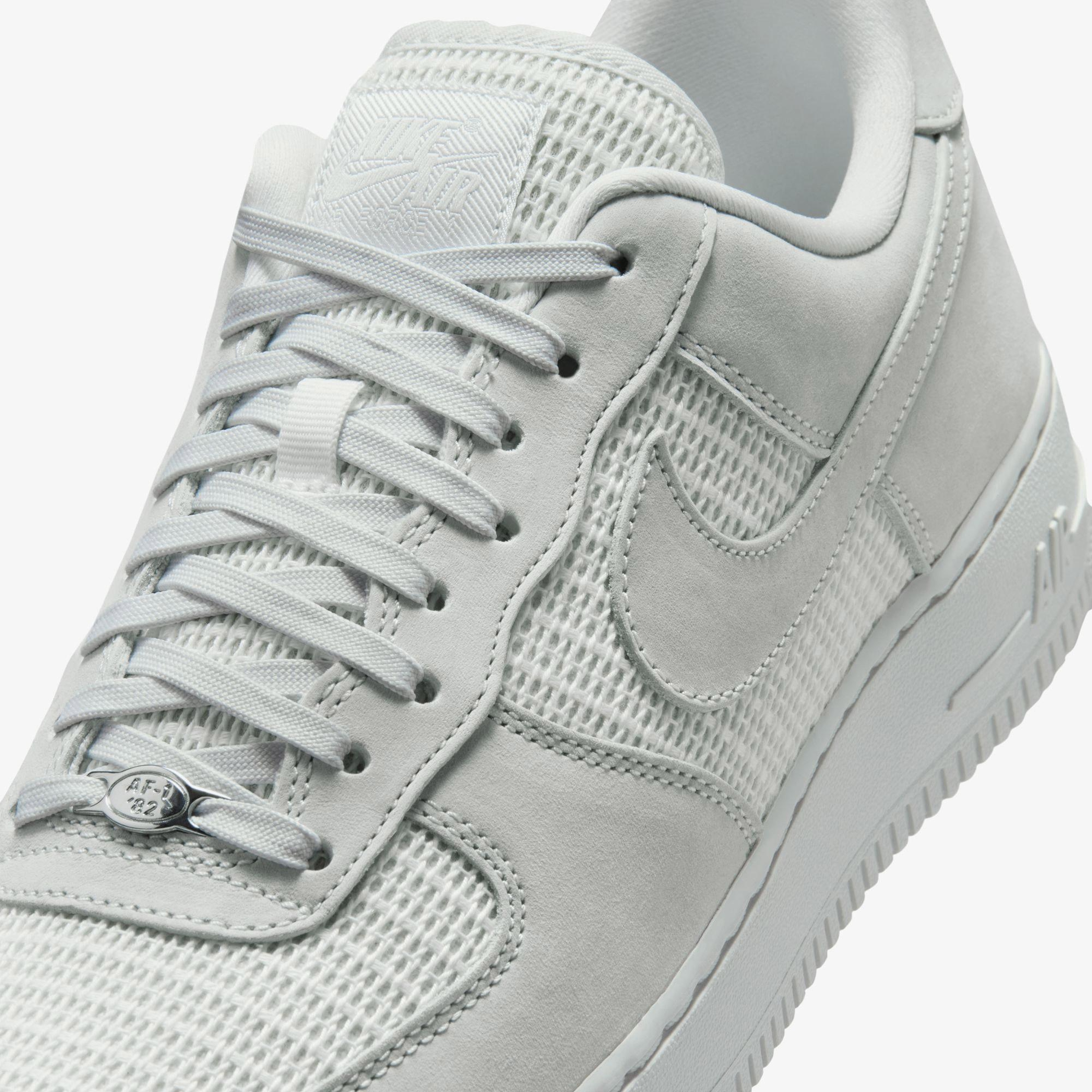 Nike Air Force 1 '07 LV8 Erkek Beyaz Spor Ayakkabı