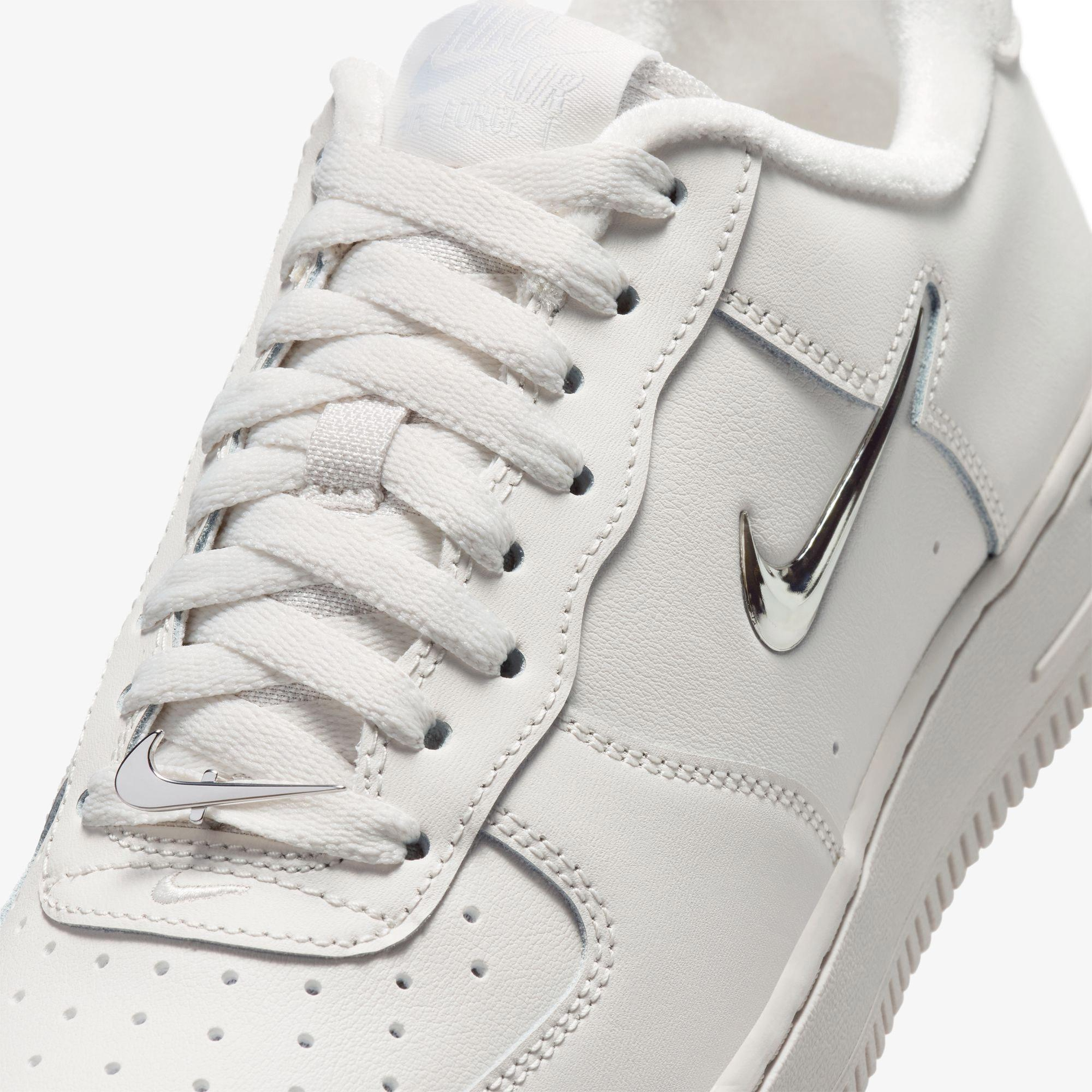 Nike Air Force 1 '07 Kadın Beyaz Spor Ayakkabı