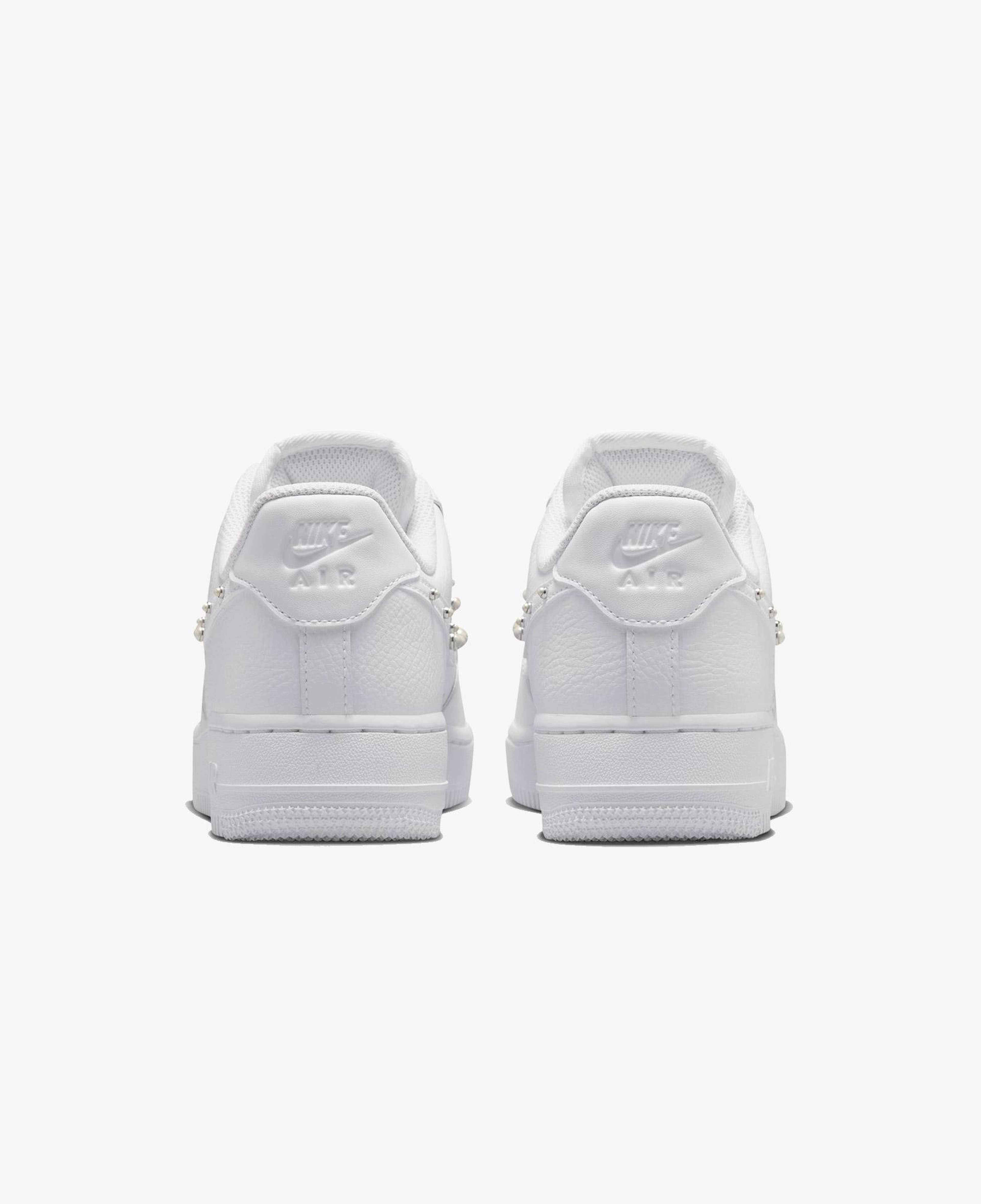 Nike Air Force 1 '07 Kadın Beyaz Spor Ayakkabı