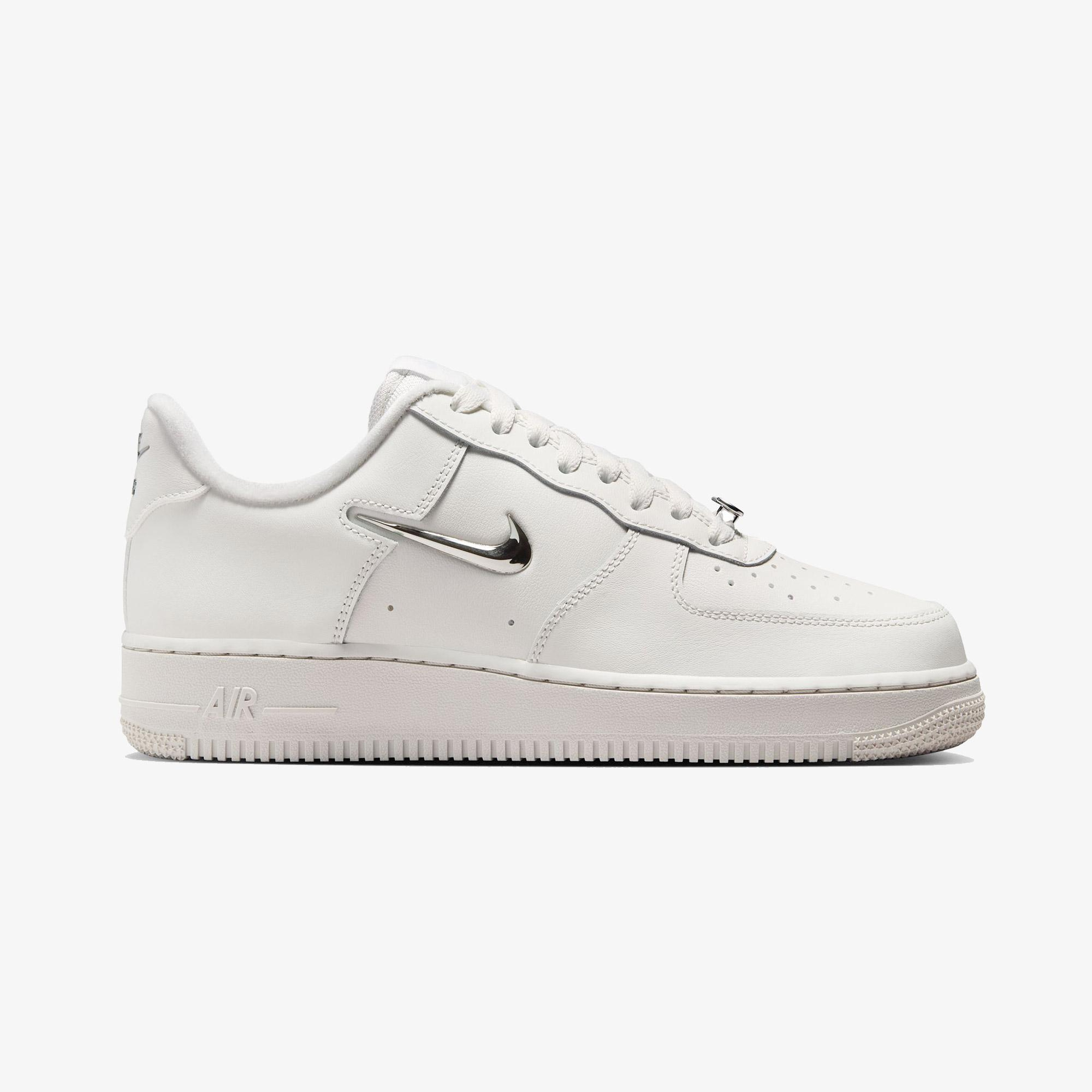 Nike Air Force 1 '07 Kadın Beyaz Spor Ayakkabı