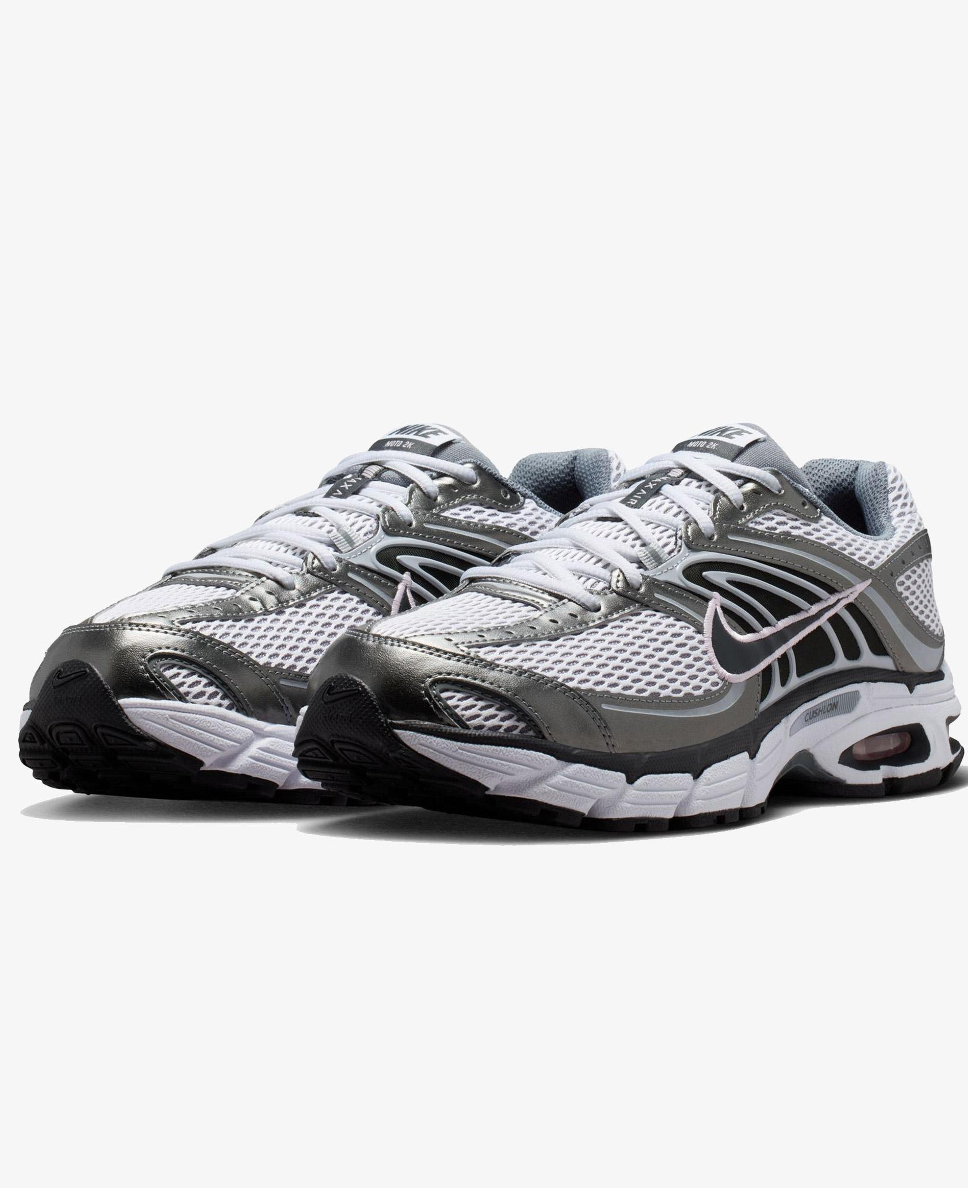 Nike Air Max Moto 2K Erkek Gri Spor Ayakkabı