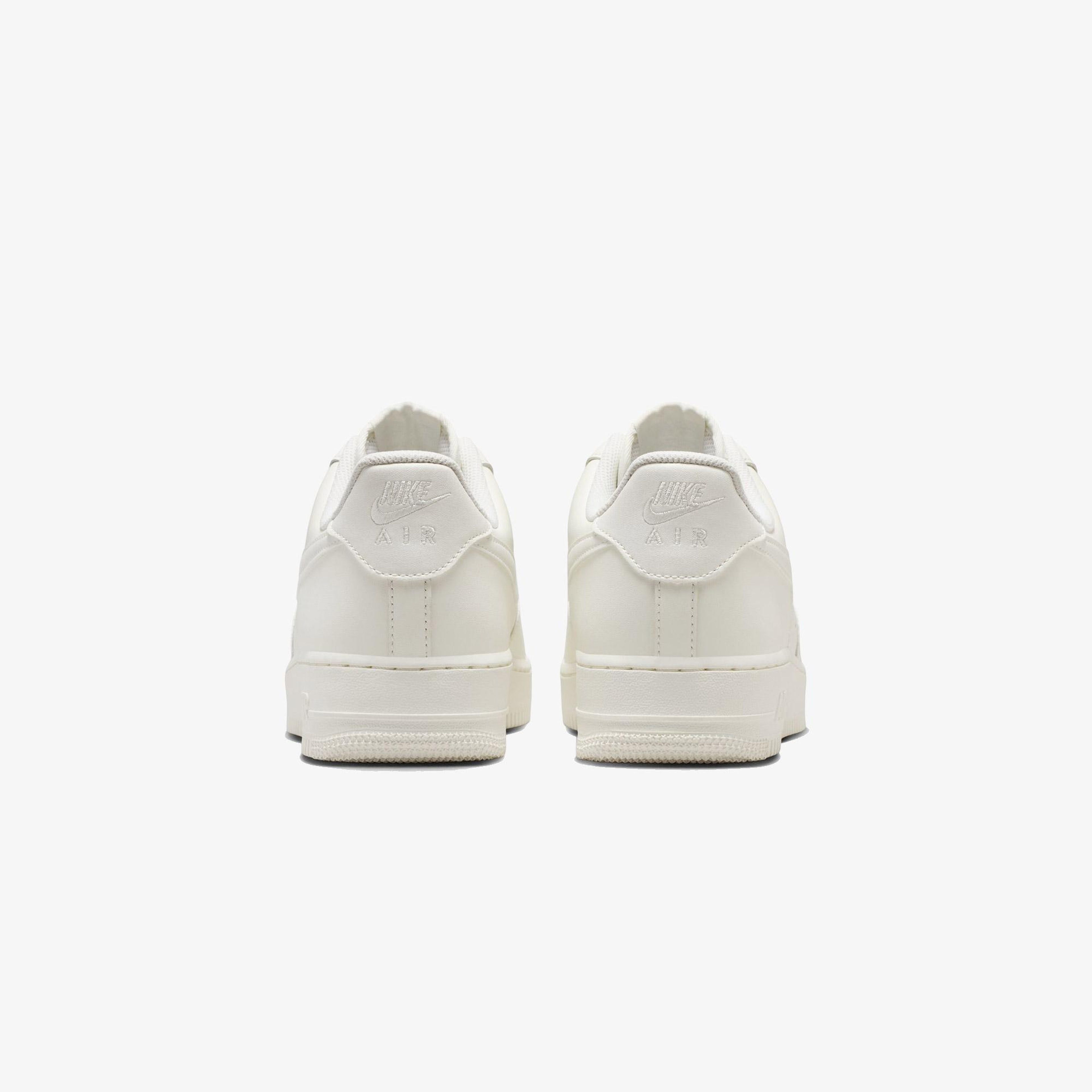 Nike Air Force 1 '07 Erkek Beyaz Spor Ayakkabı