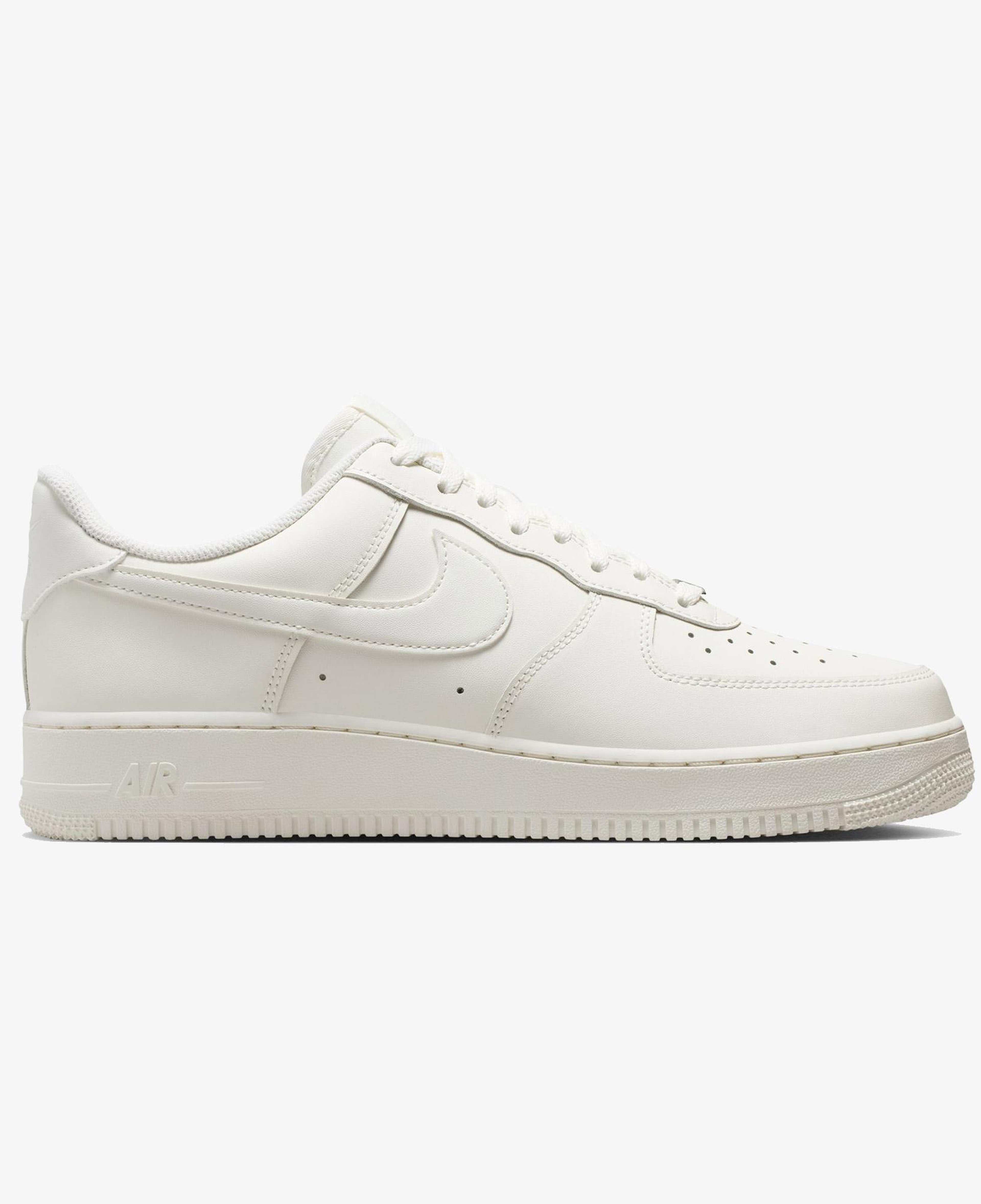 Nike Air Force 1 '07 Erkek Beyaz Spor Ayakkabı