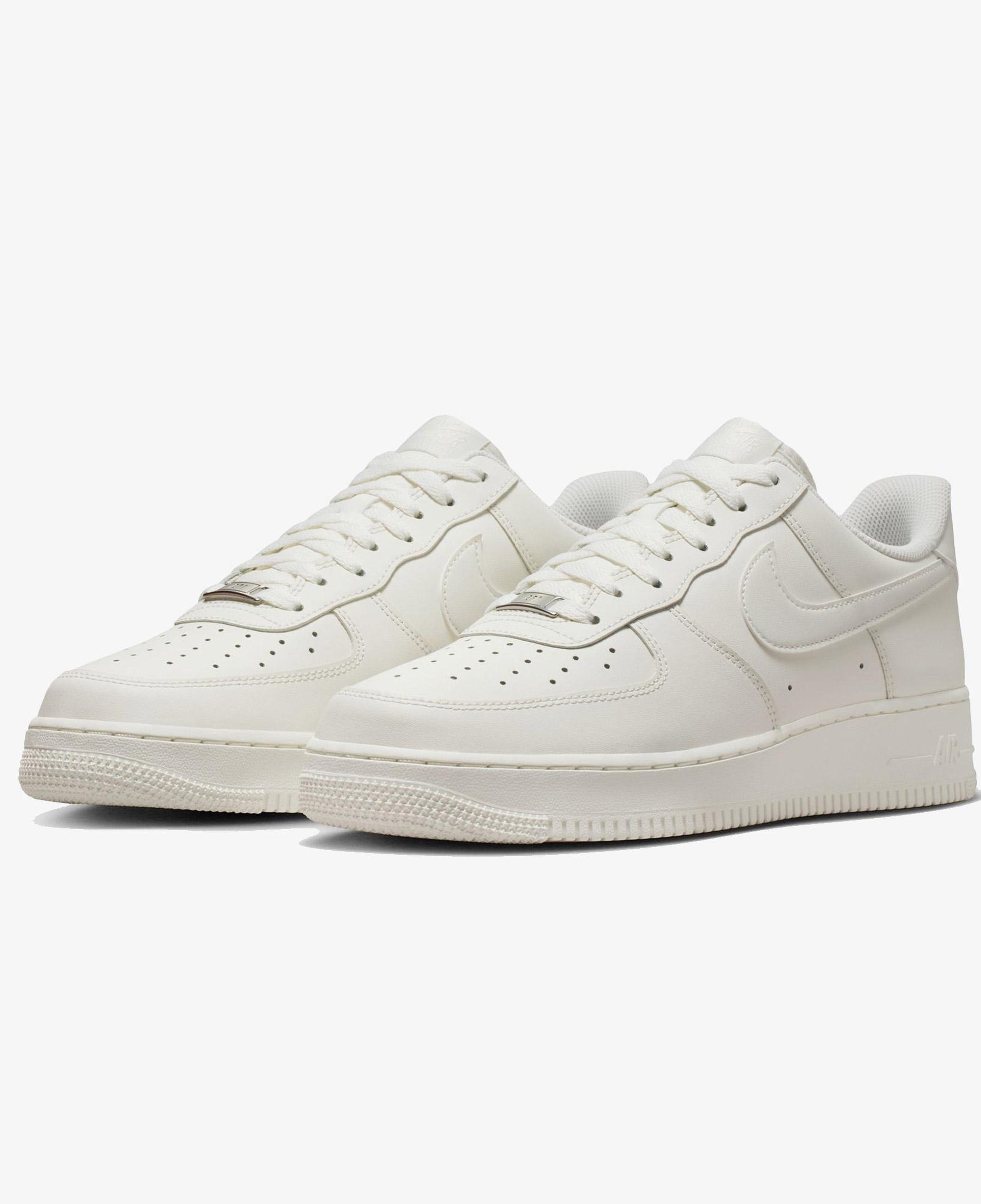 Nike Air Force 1 '07 Erkek Beyaz Spor Ayakkabı