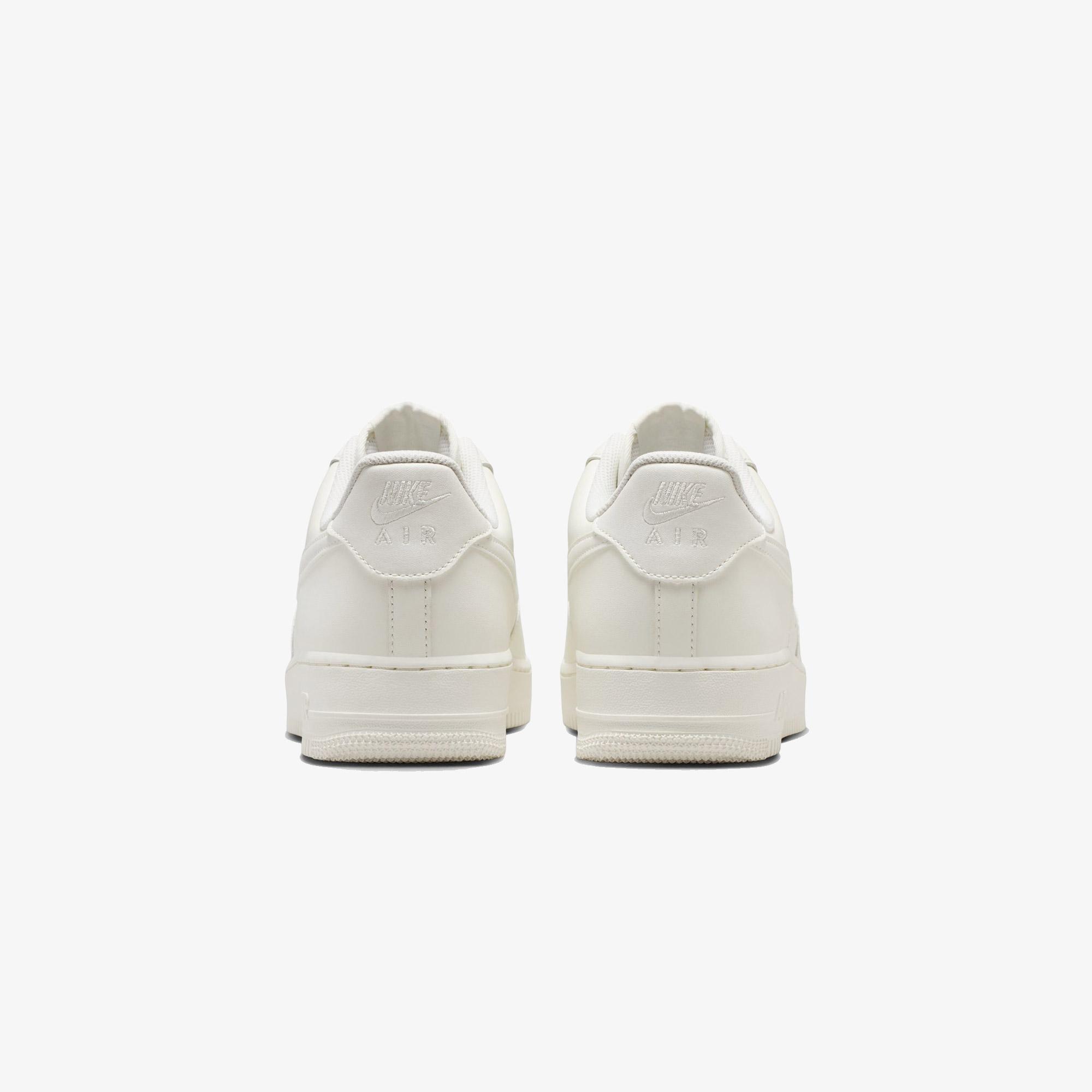 Nike Air Force 1 '07 Erkek Beyaz Spor Ayakkabı