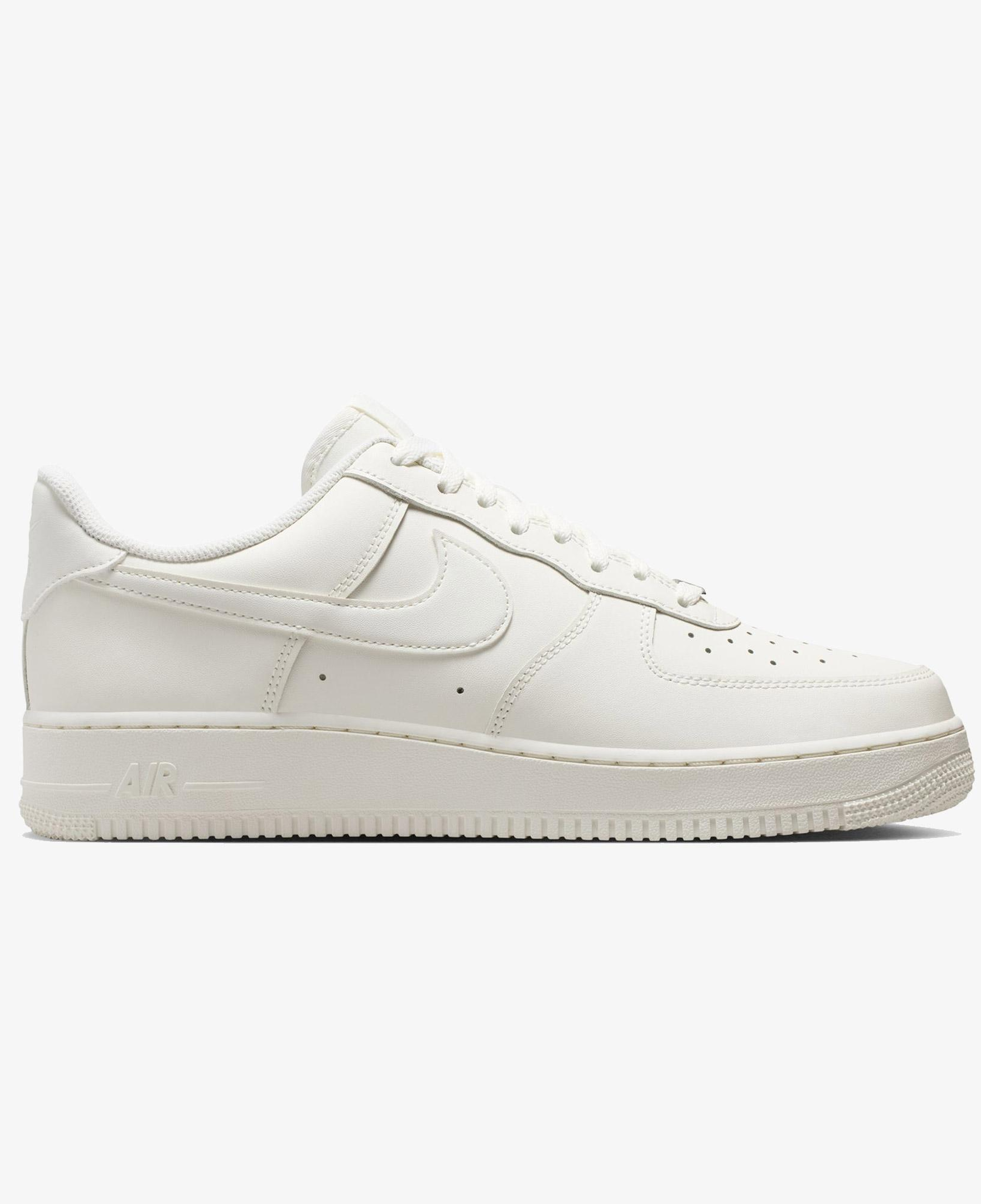 Nike Air Force 1 '07 Erkek Beyaz Spor Ayakkabı