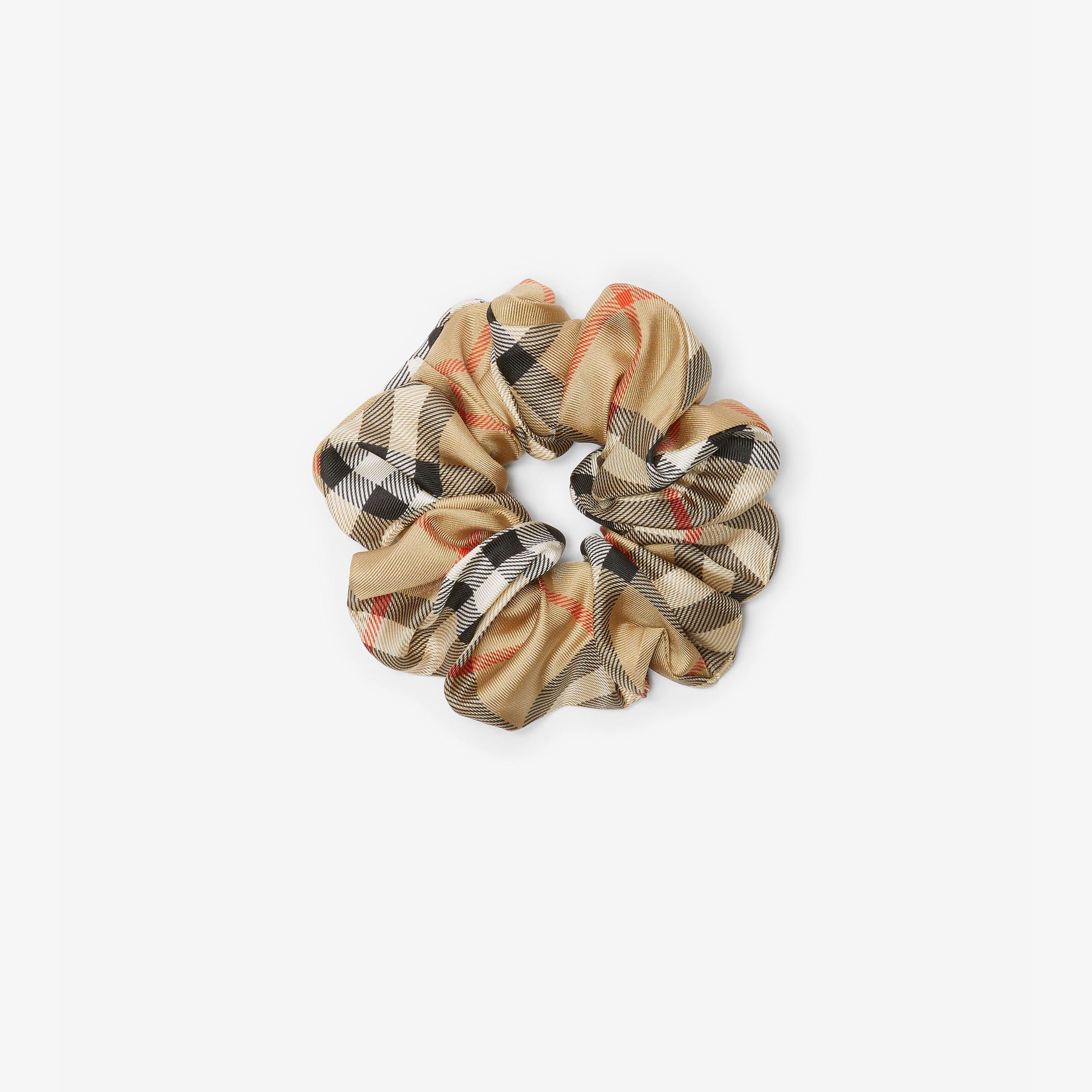Burberry Scrunchie With Charm Kadın Bej Toka
