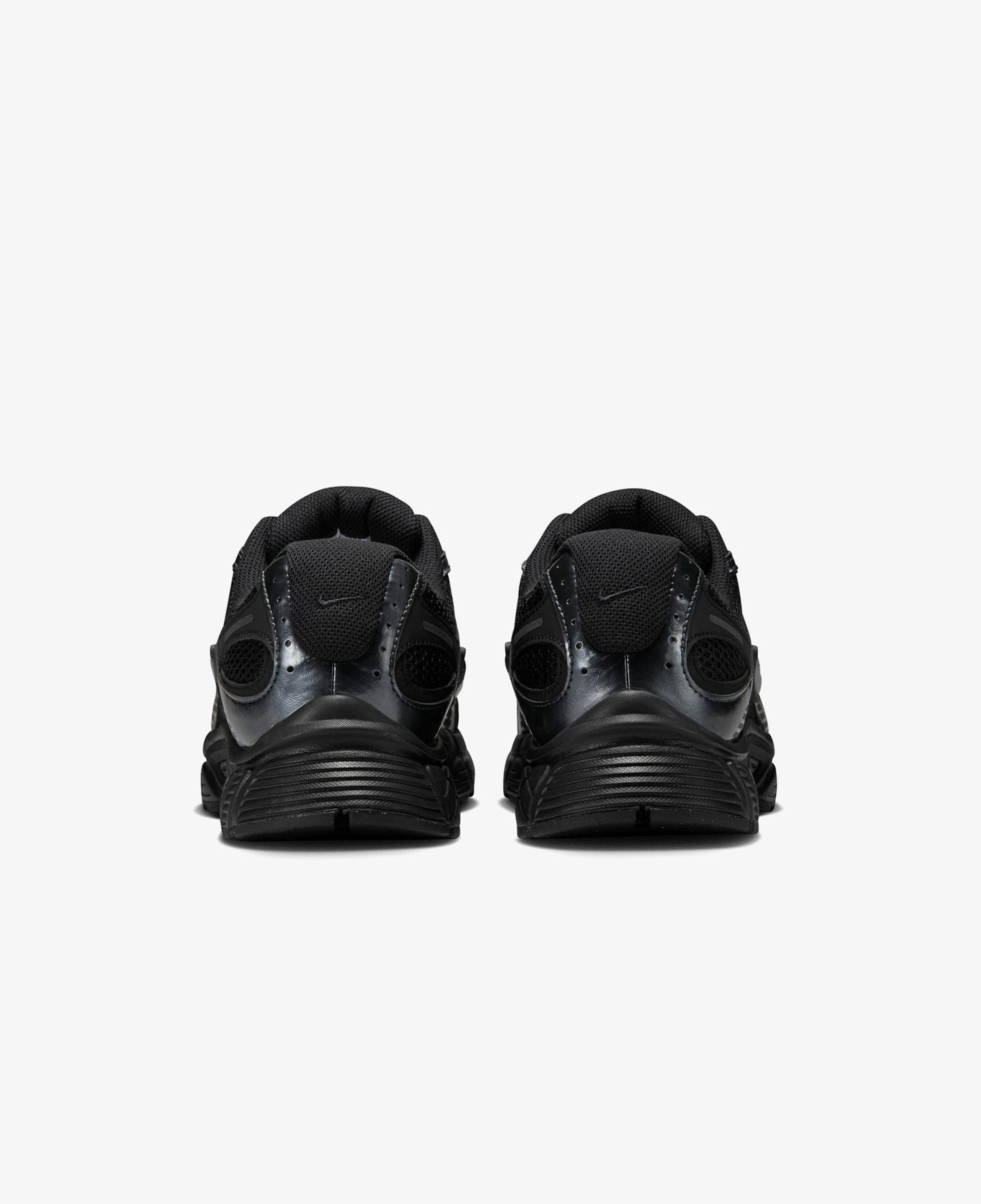 Nike V5 RNR Erkek Siyah Spor Ayakkabı