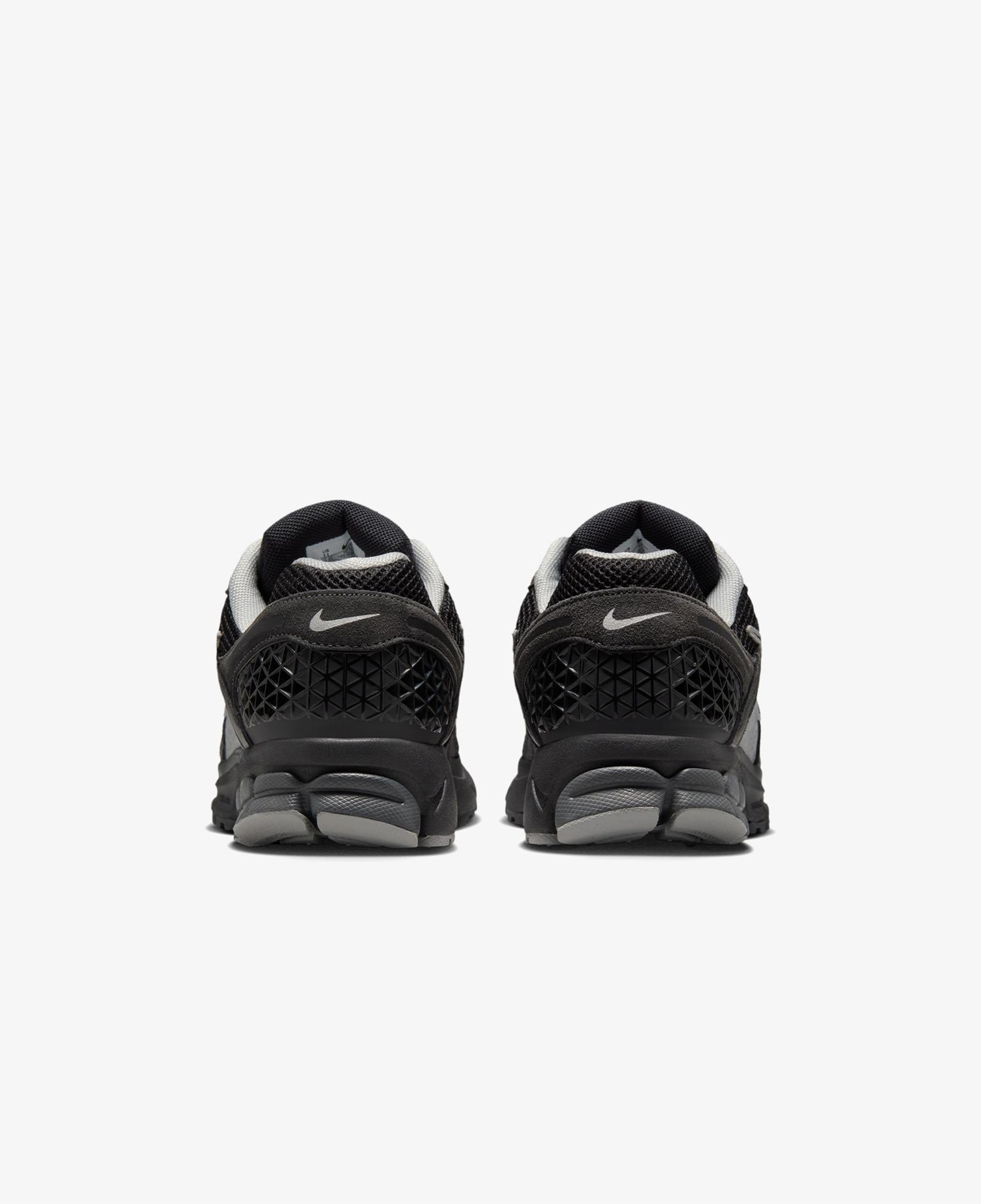 Nike Zoom Vomero 5 Erkek Siyah Spor Ayakkabı