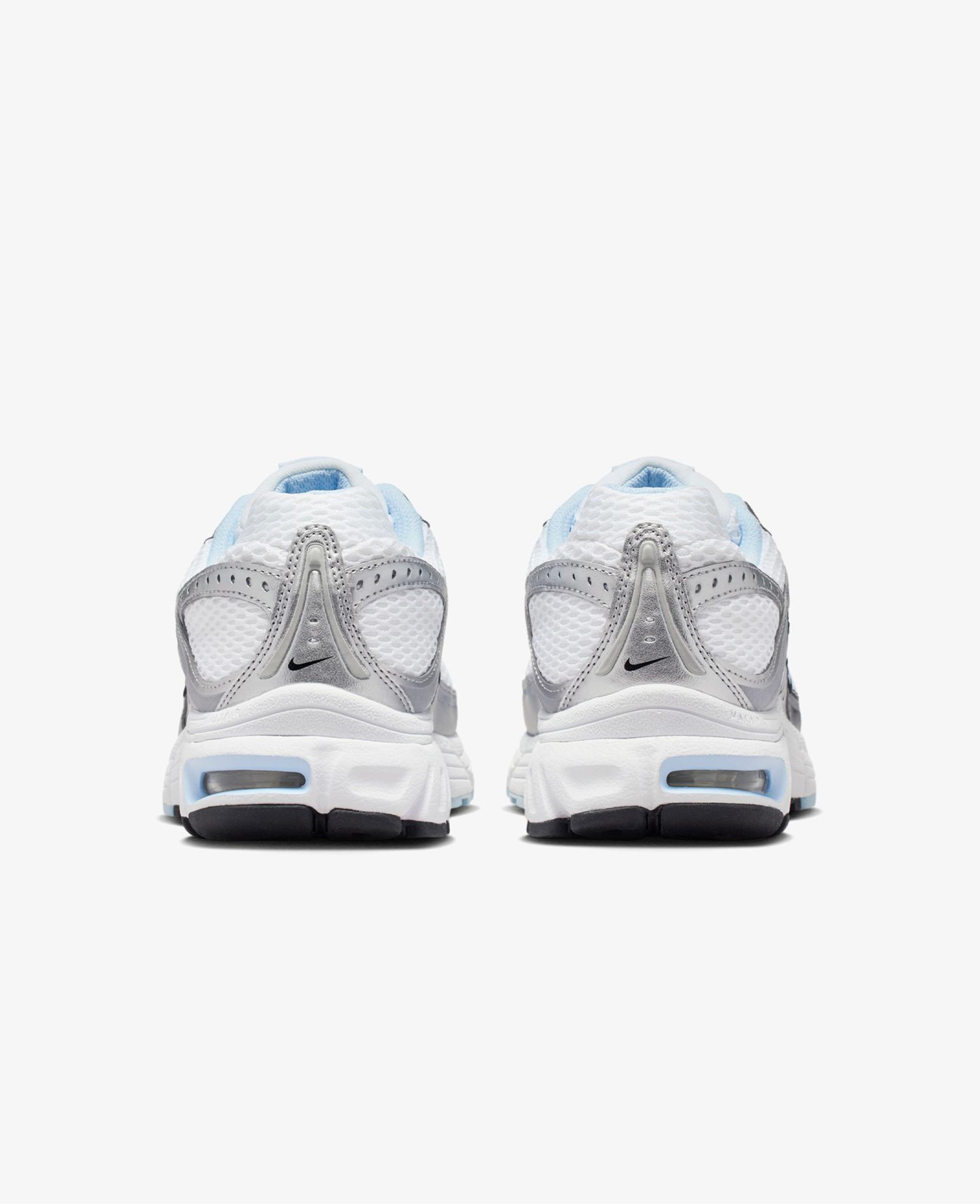 Nike Air Max Moto 2K Kadın Beyaz Spor Ayakkabı