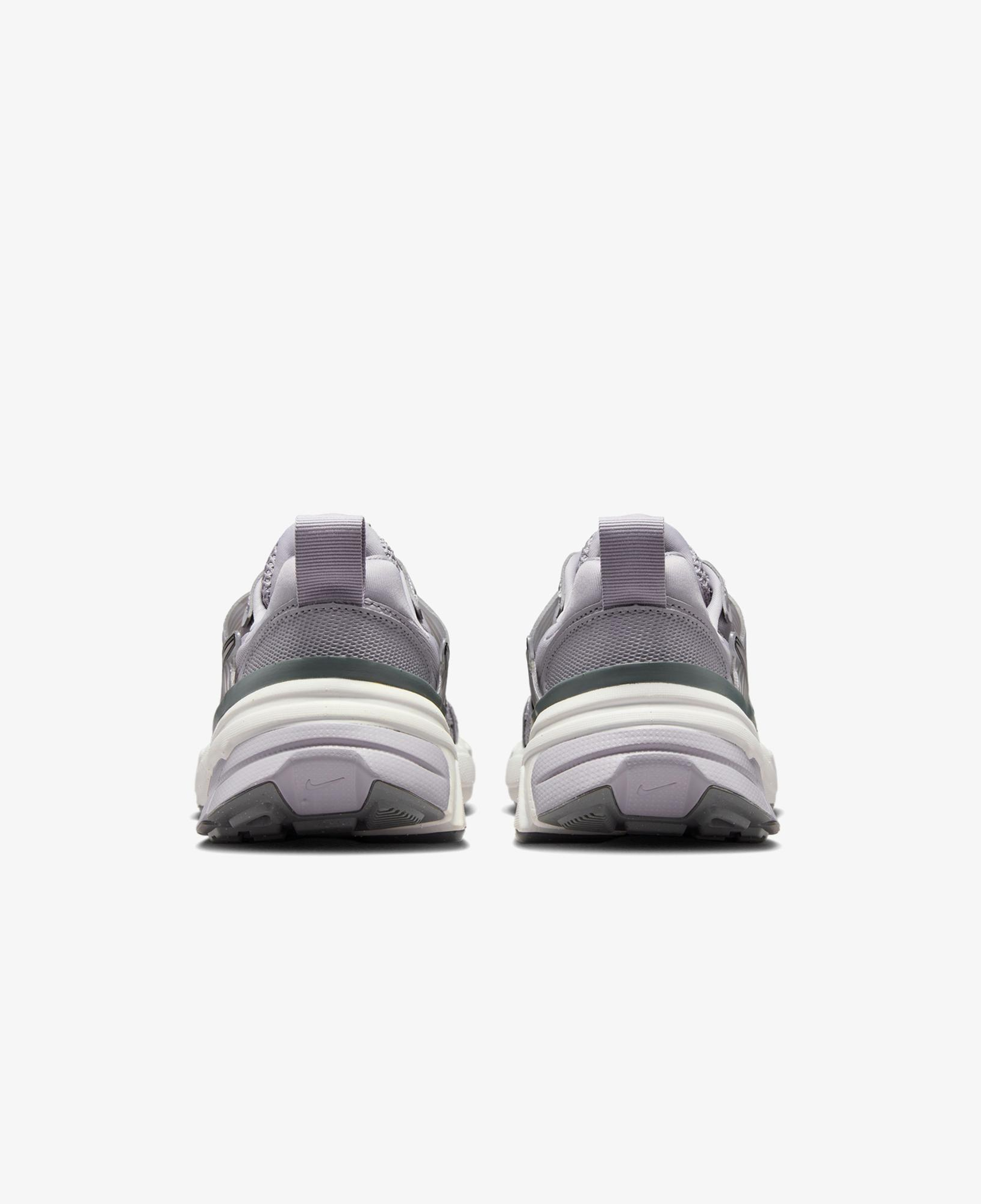 Nike V2K Run Unisex Gri Spor Ayakkabı