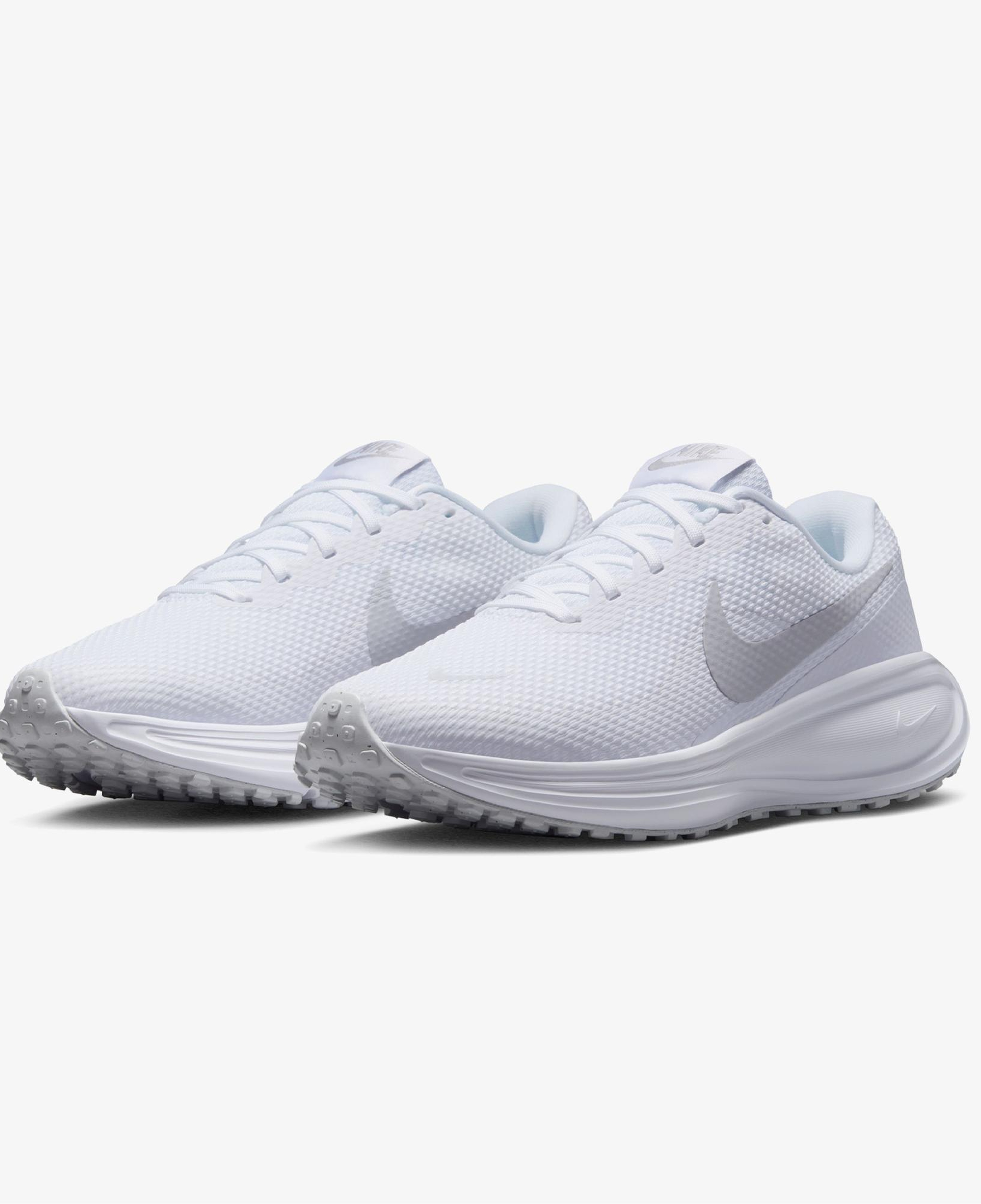 Nike Revolution 8 Kadın Beyaz Koşu Ayakkabısı